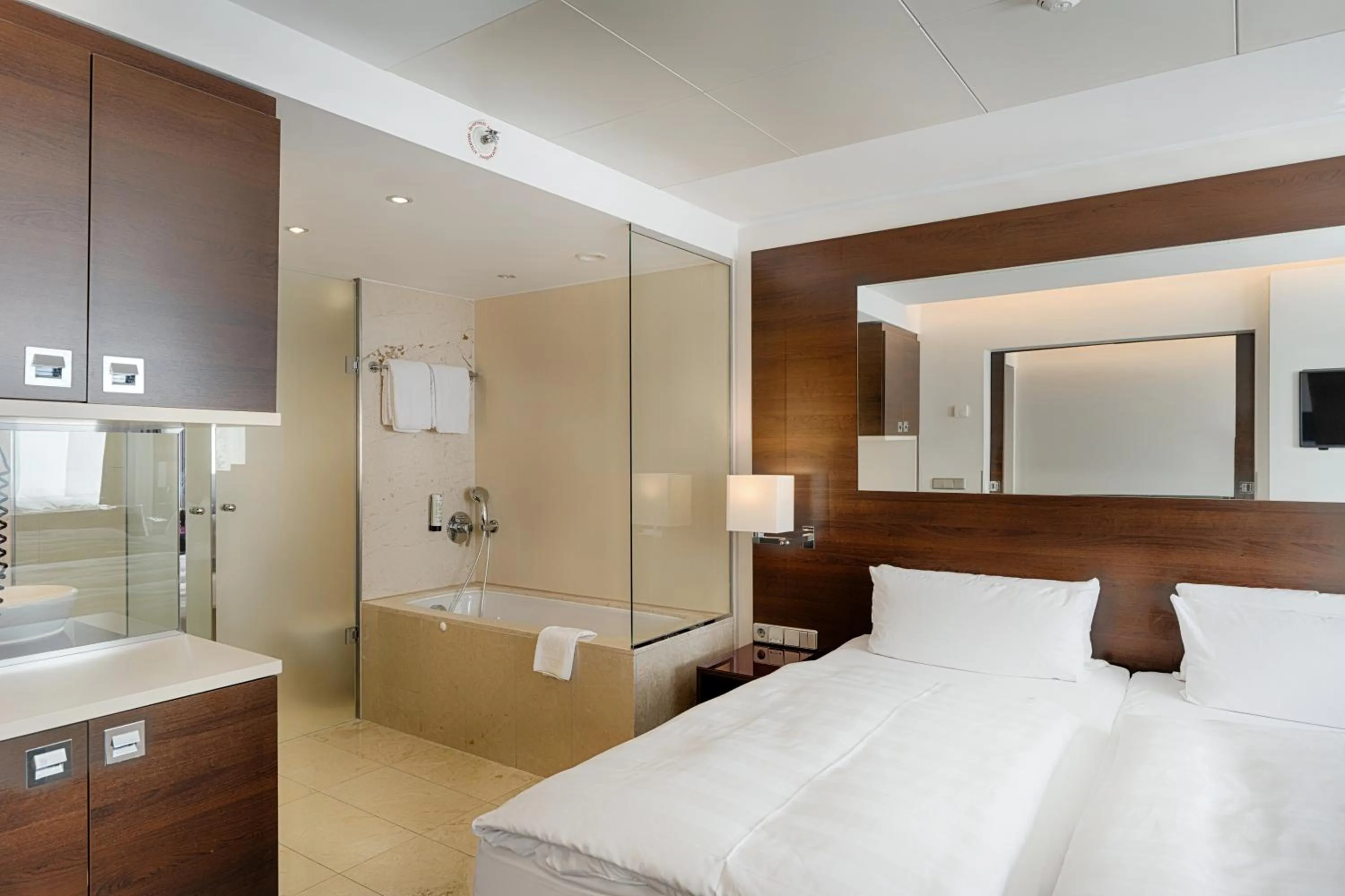 Bed in Park Inn by Radisson Berlin Alexanderplatz