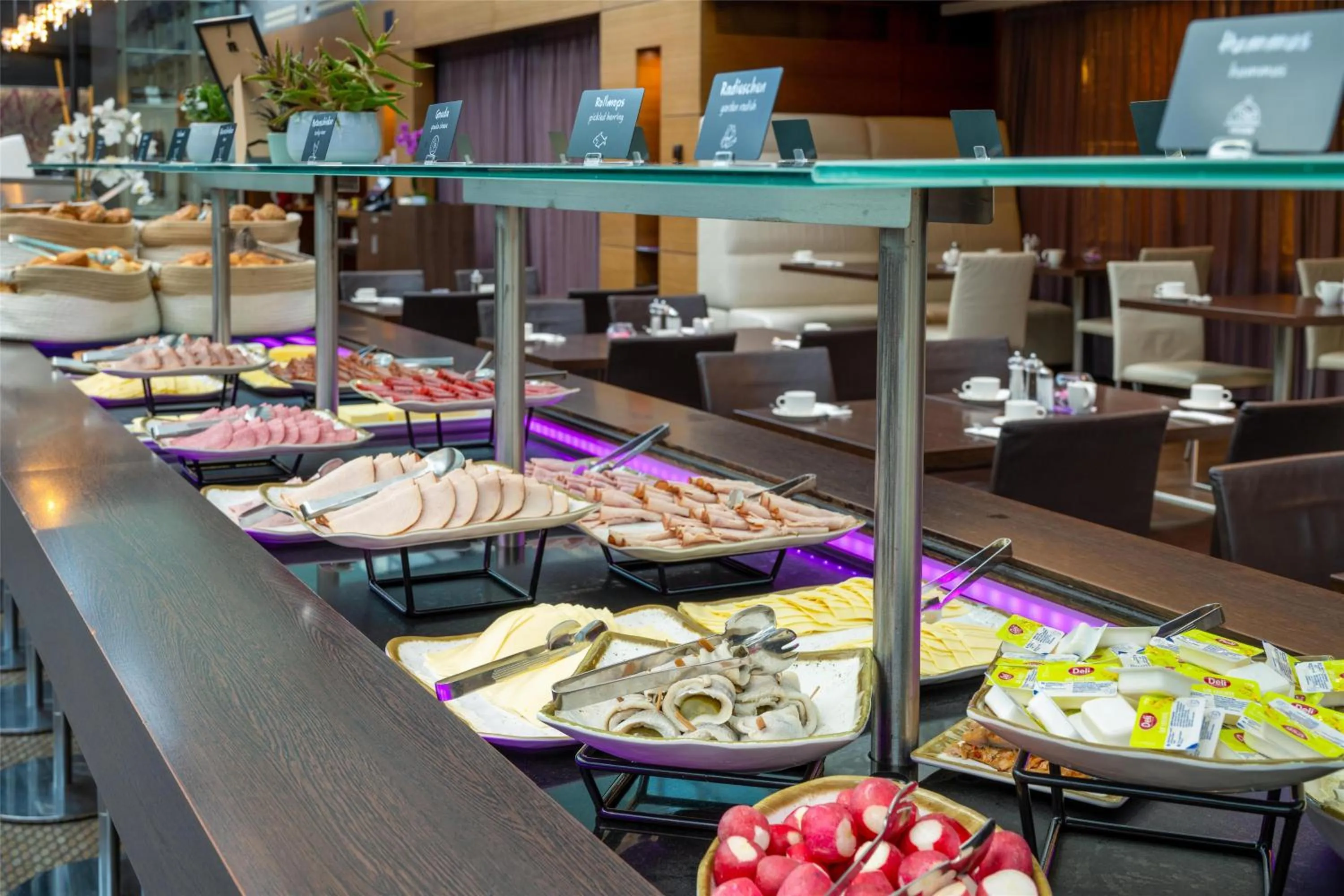 Food and drinks in Park Inn by Radisson Berlin Alexanderplatz