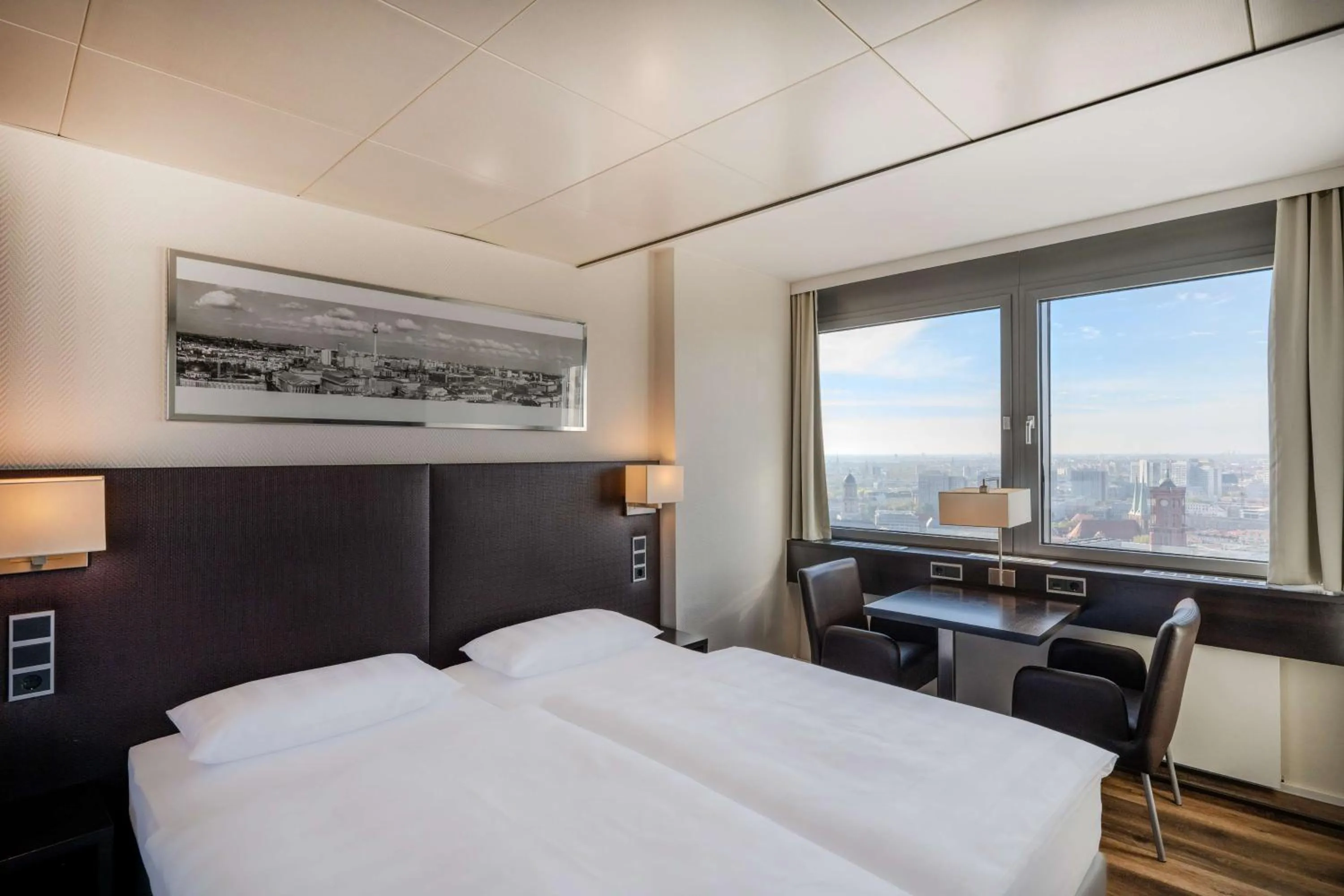 Bedroom, Bed in Park Inn by Radisson Berlin Alexanderplatz