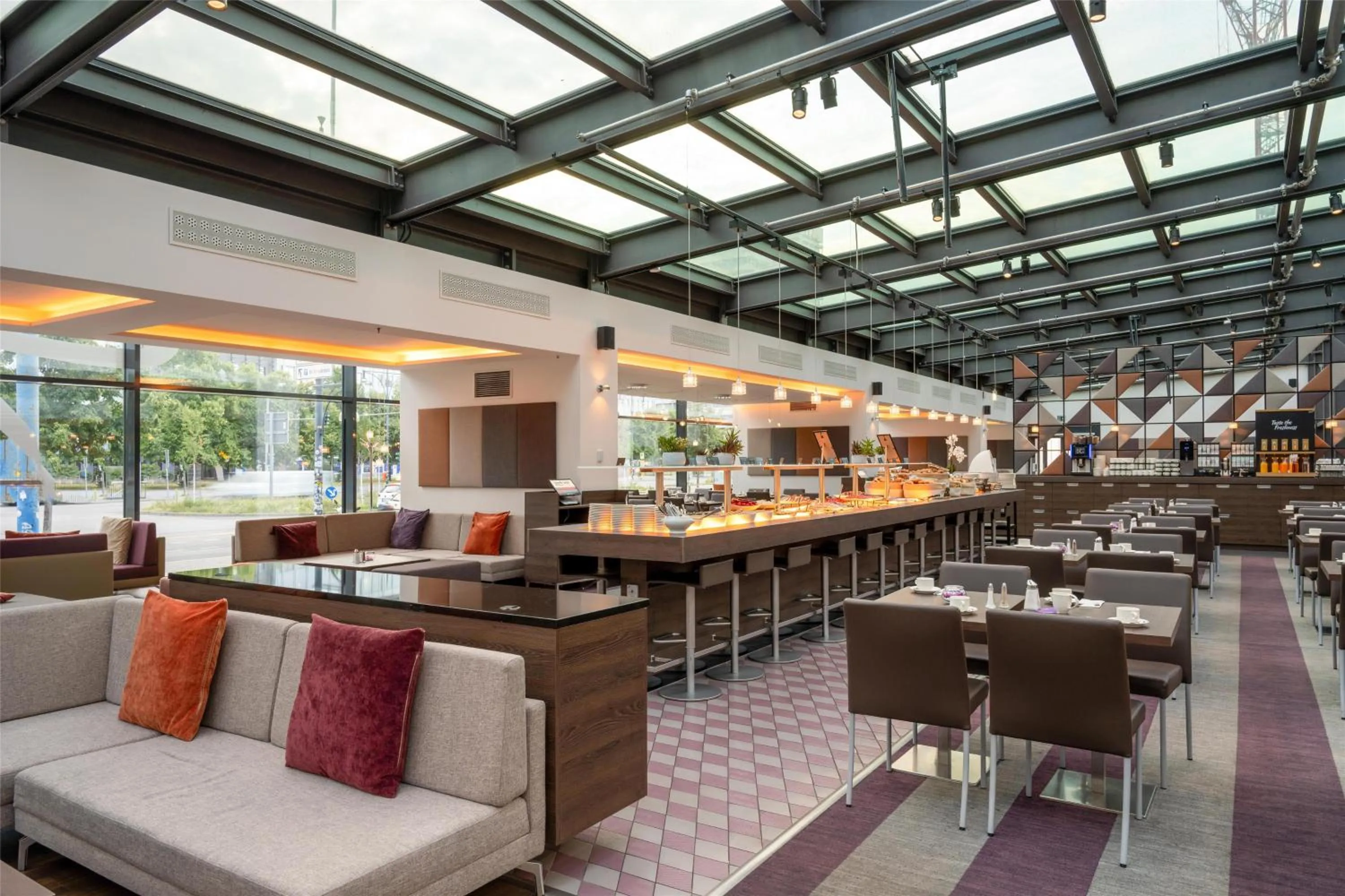 Breakfast in Park Inn by Radisson Berlin Alexanderplatz