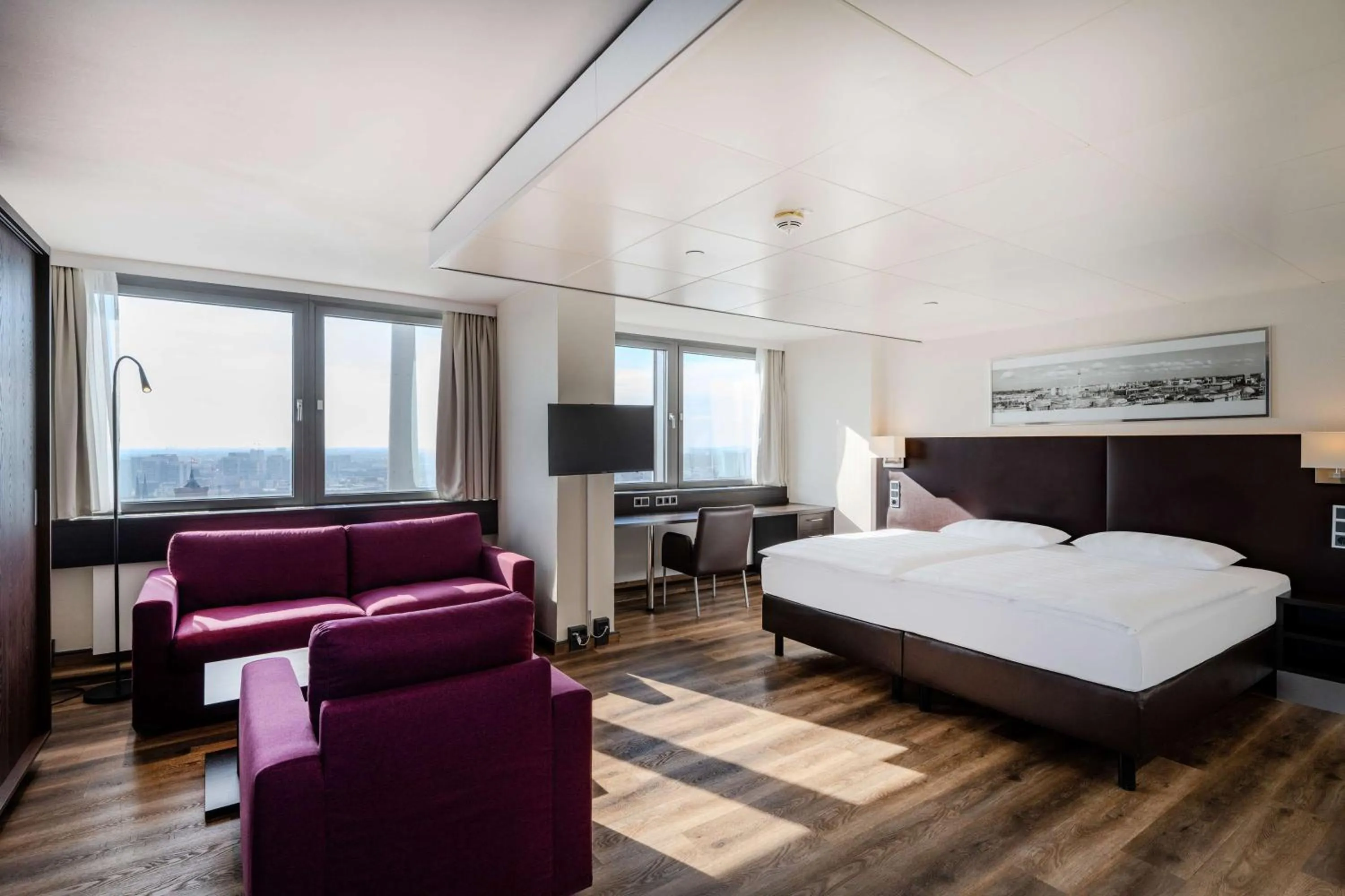 Photo of the whole room, Bed in Park Inn by Radisson Berlin Alexanderplatz