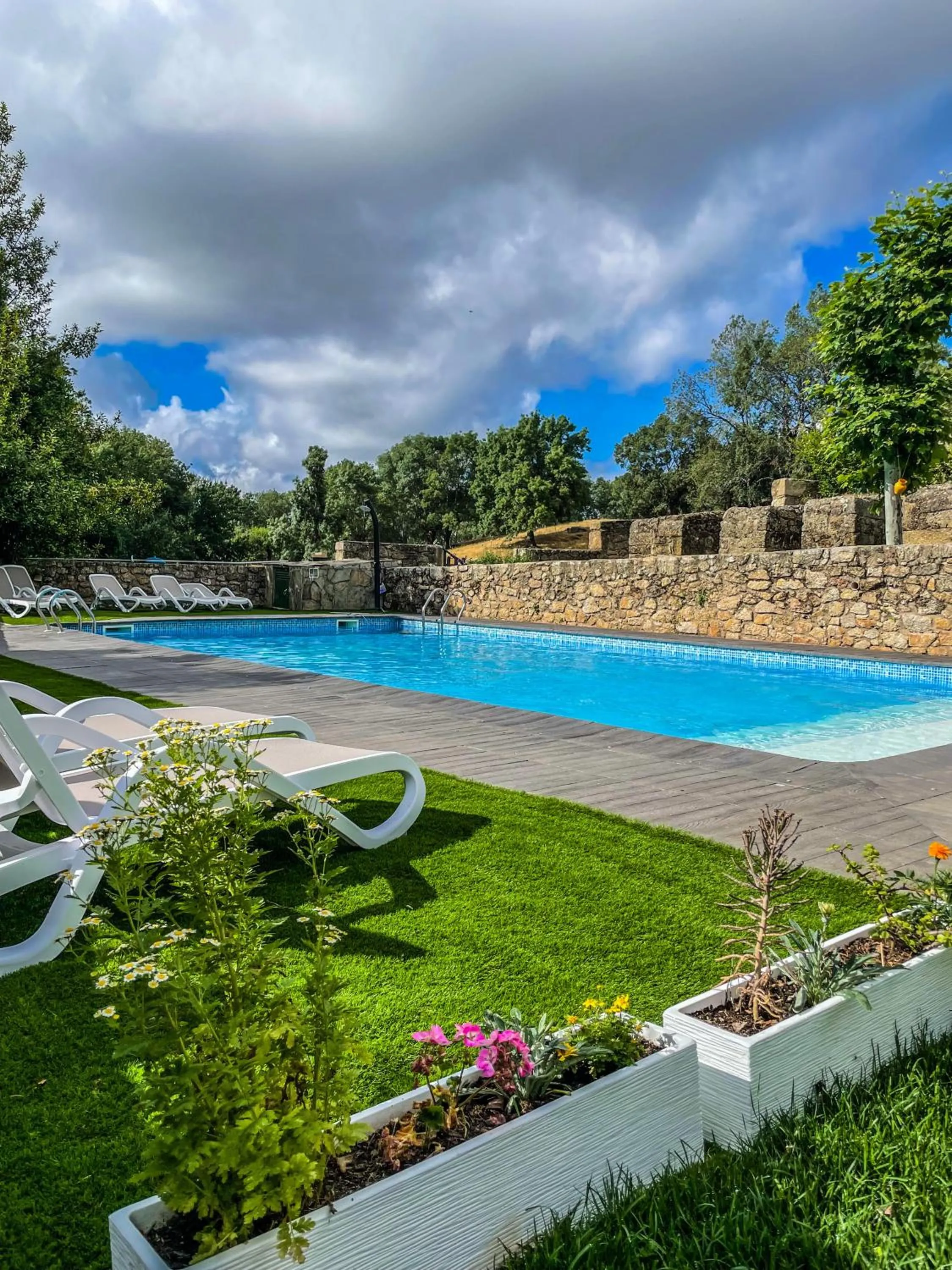 Swimming pool in HOTEL RURAL A VELHA FABRICA