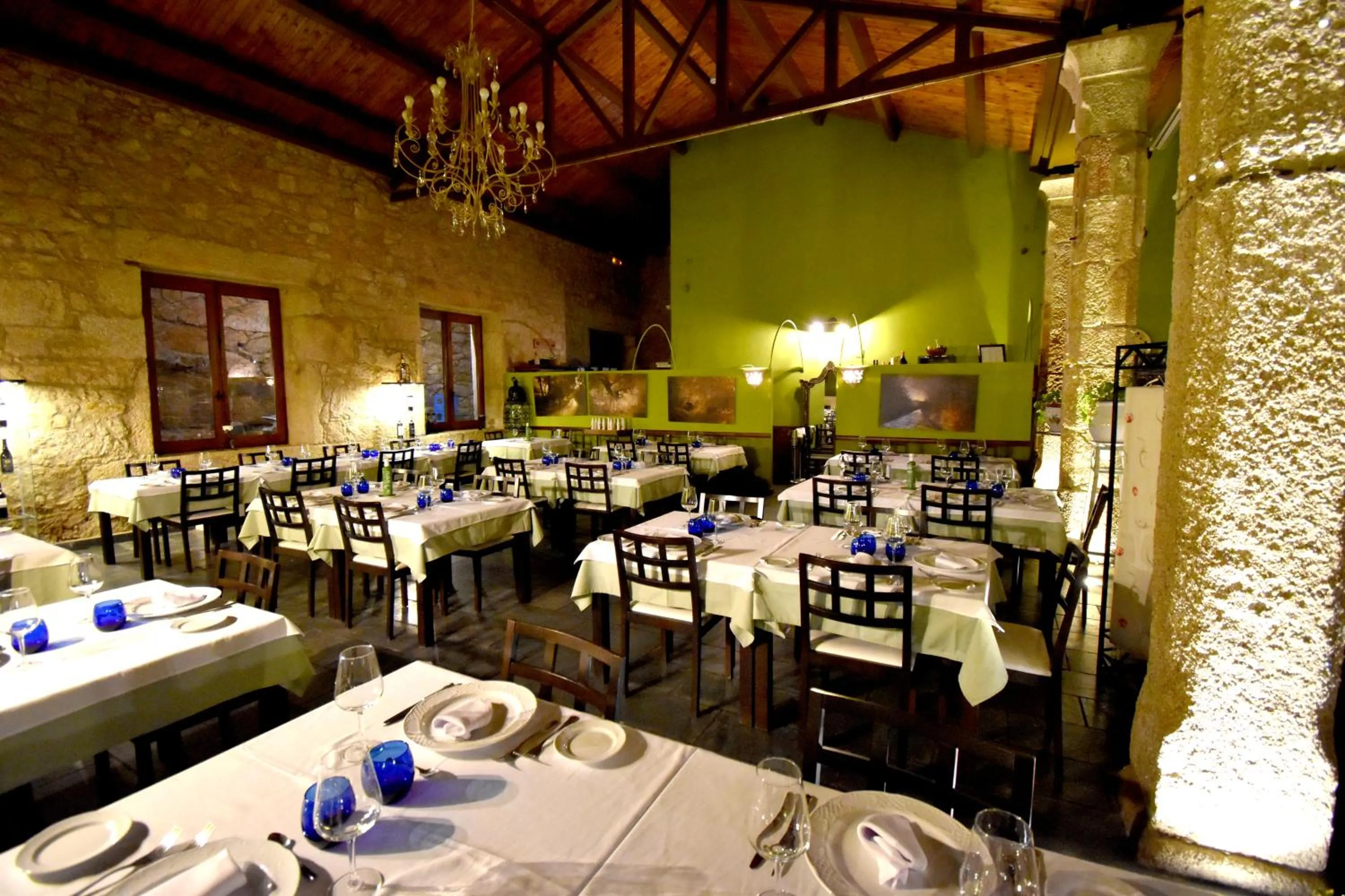 Restaurant/places to eat in HOTEL RURAL A VELHA FABRICA