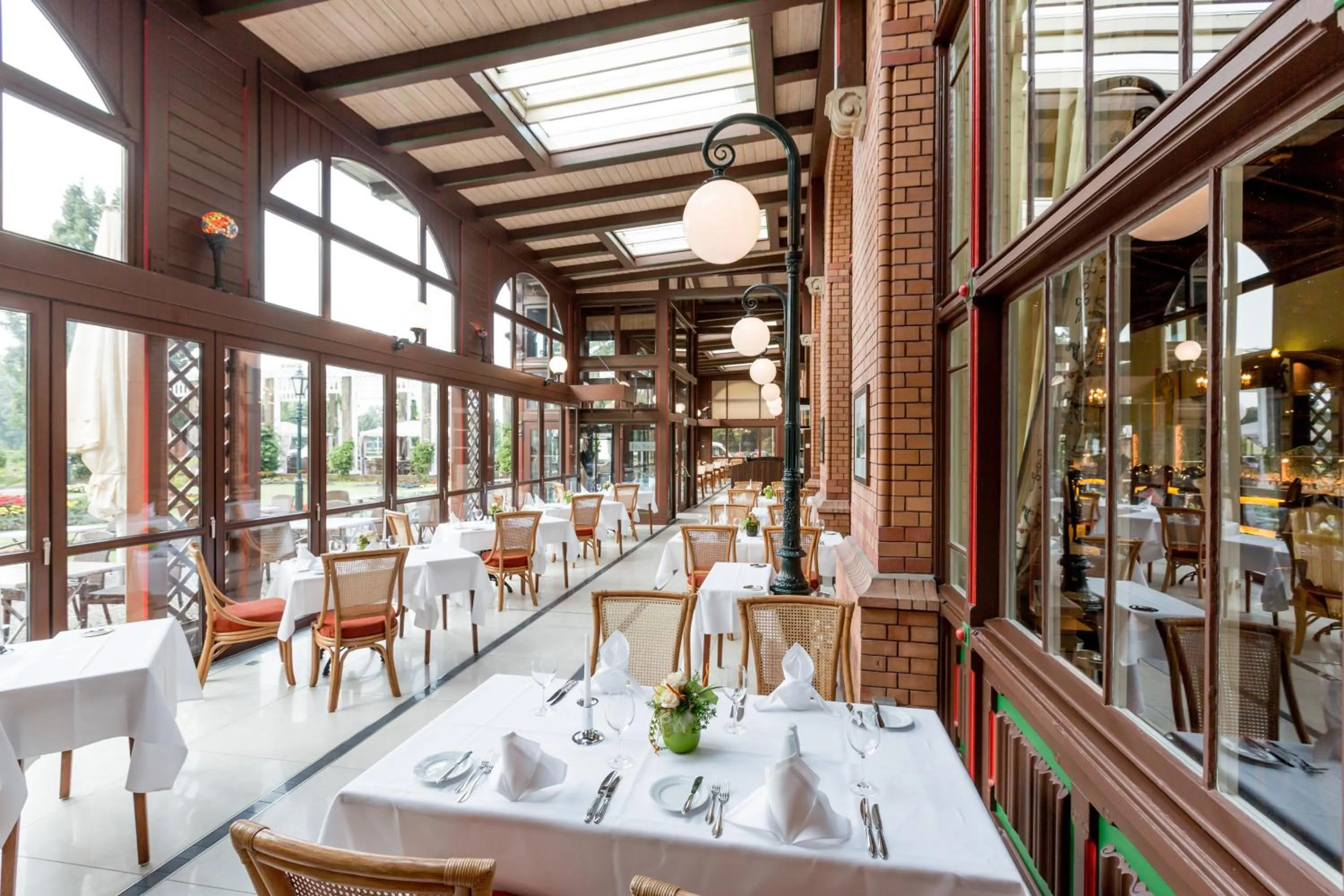 Restaurant/places to eat in Dorint Herrenkrug Parkhotel Magdeburg