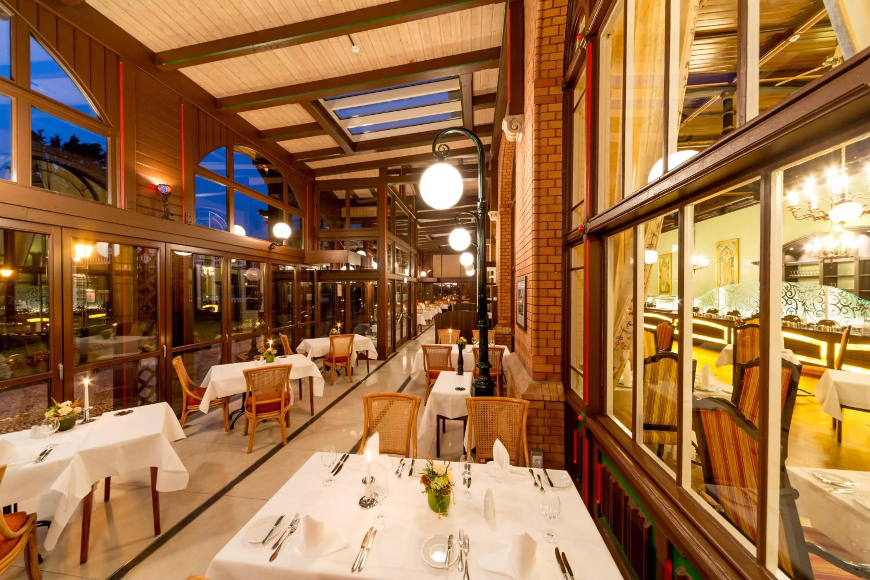 Restaurant/places to eat in Dorint Herrenkrug Parkhotel Magdeburg