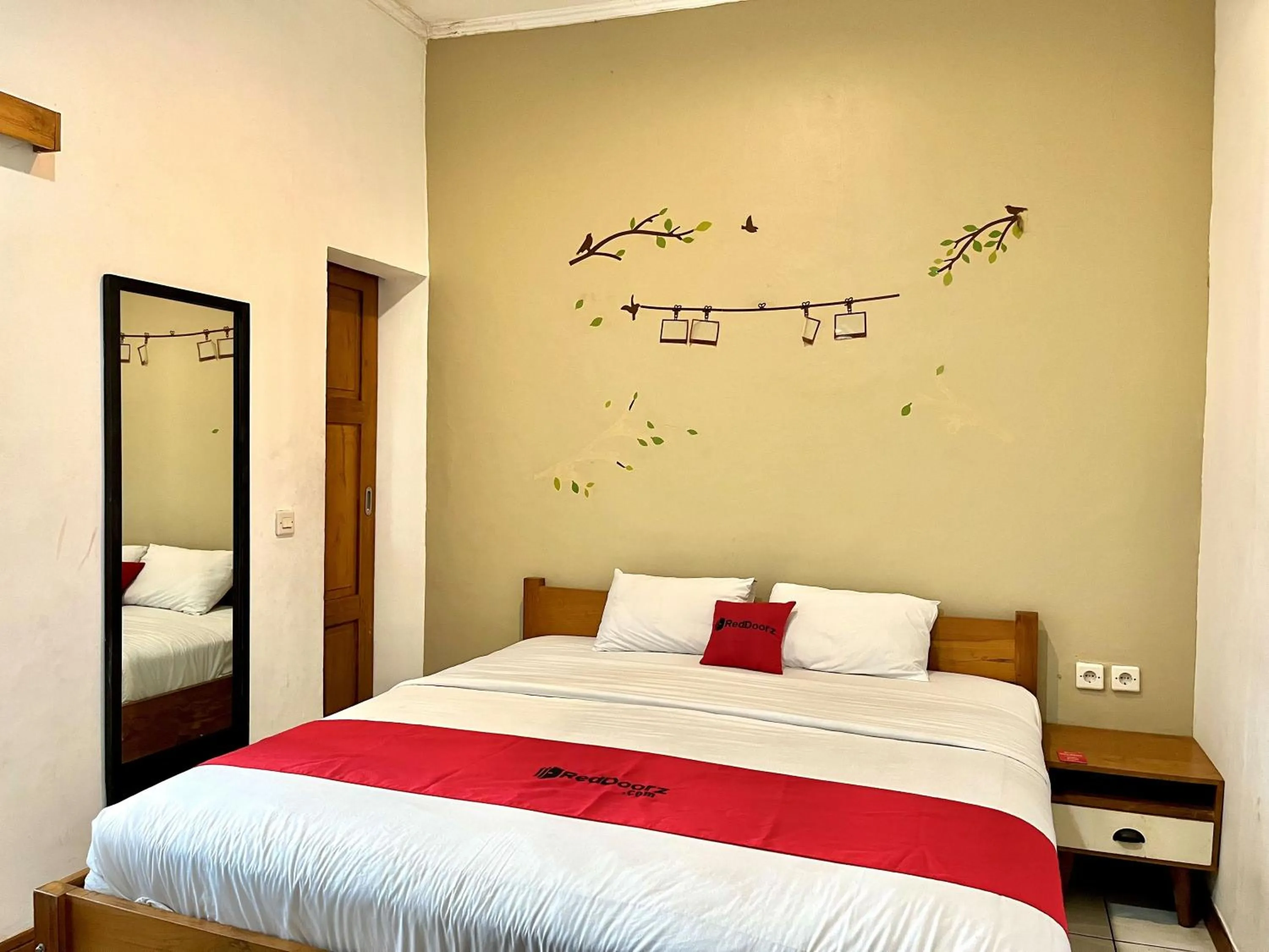 Bedroom, Bed in Capital O 3461 Mystays