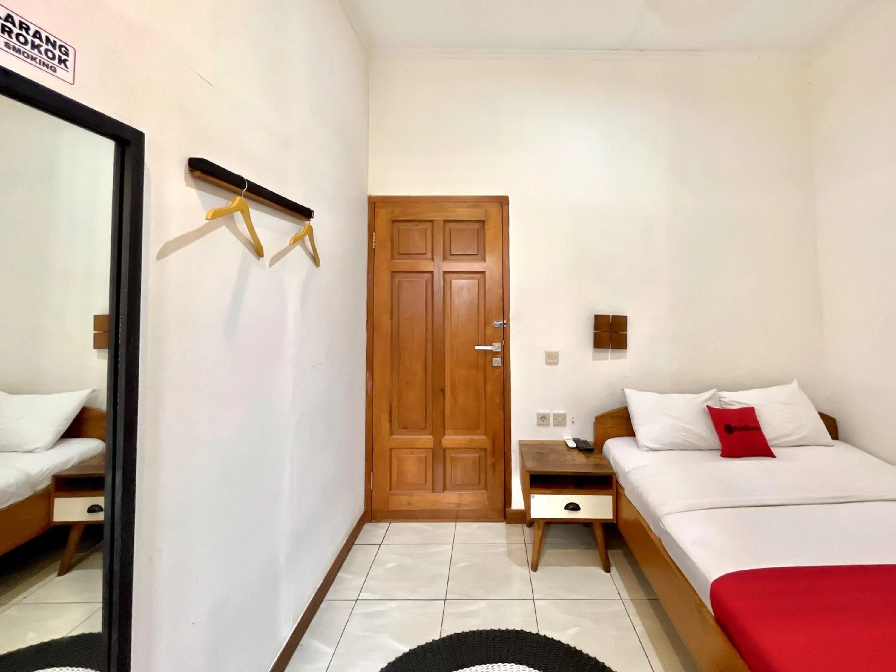 Bedroom, Bed in Capital O 3461 Mystays