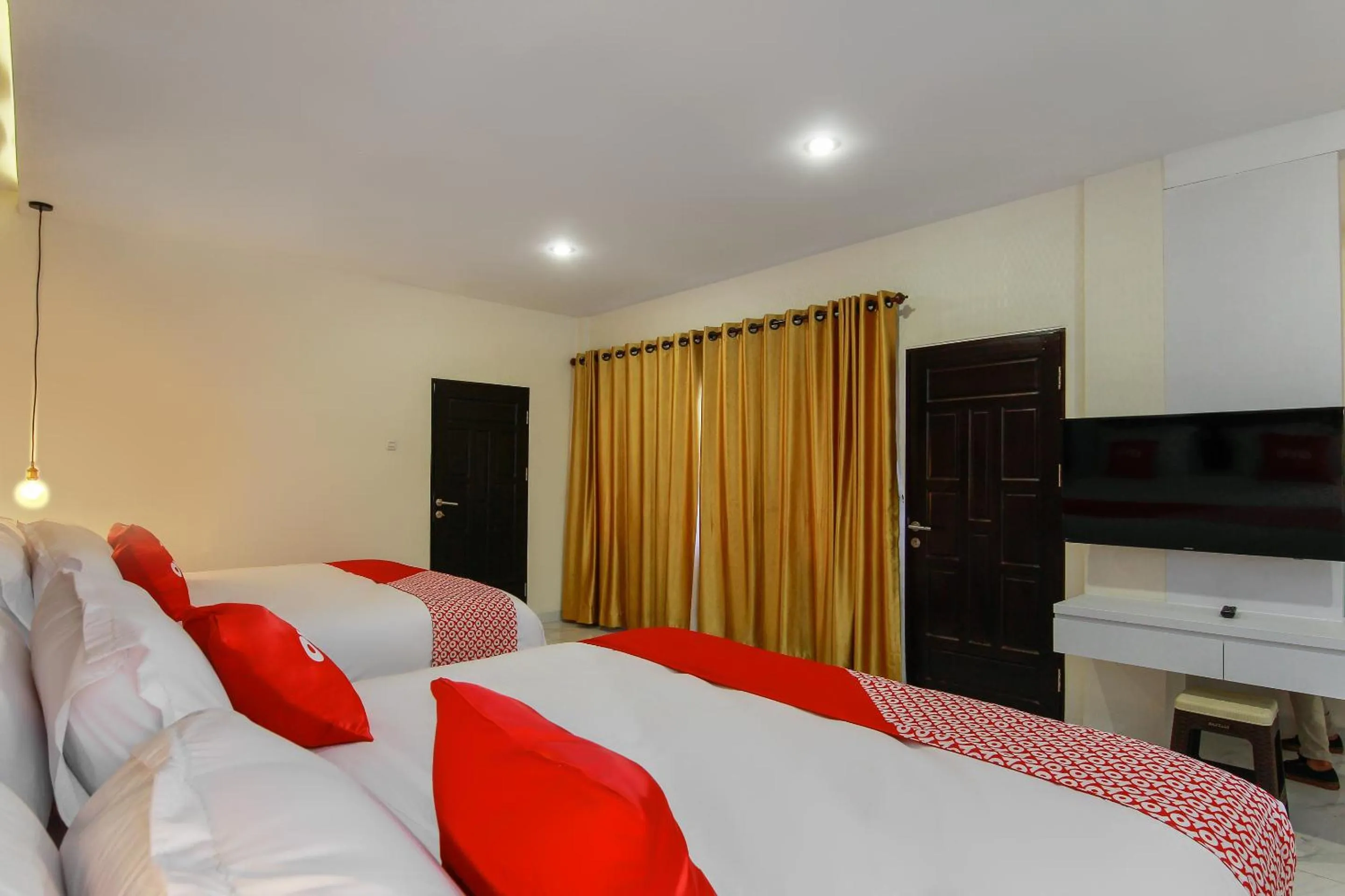 Bedroom, Bed in Capital O 3476 Millenium Inn