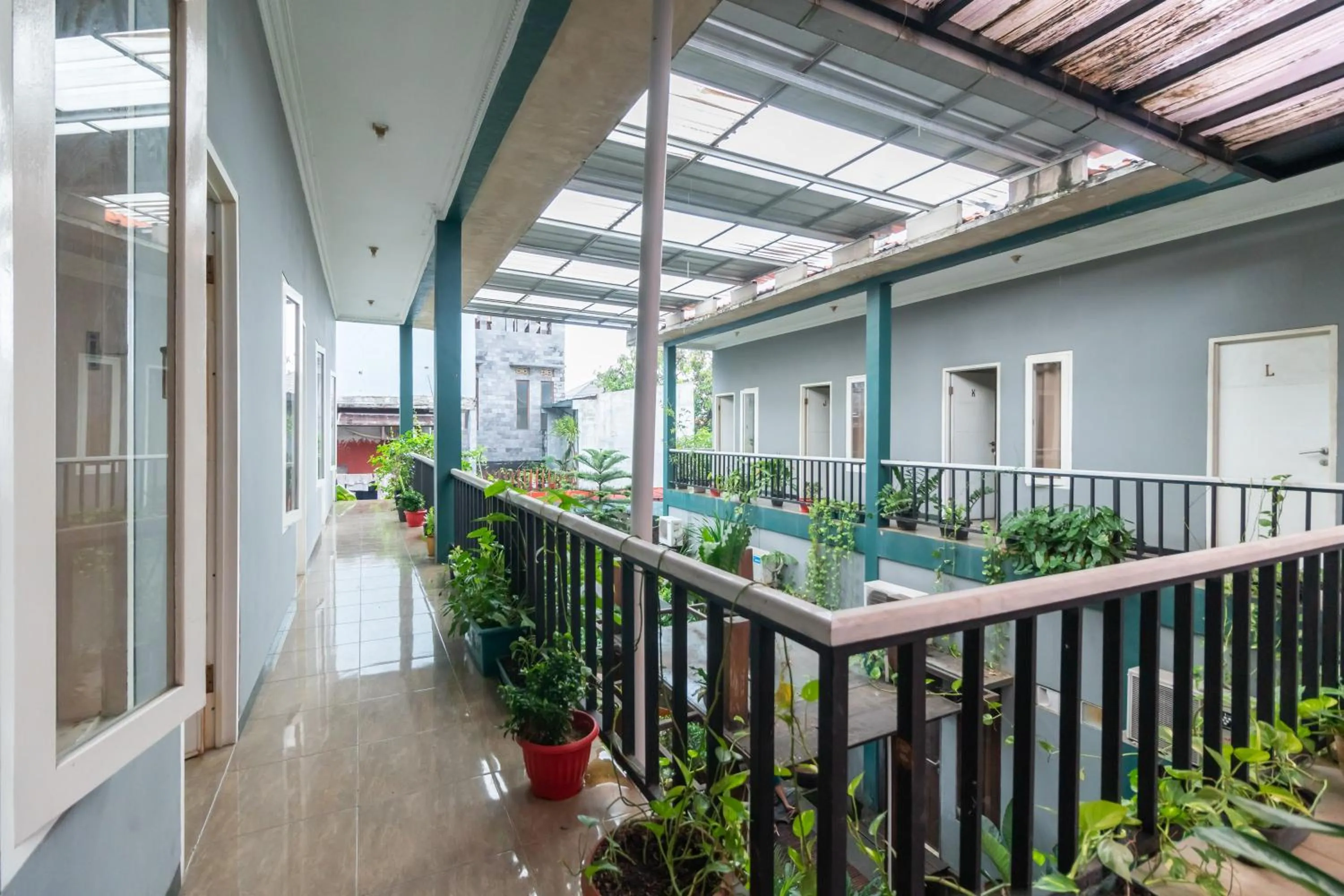 Balcony/Terrace in Safaraz Garden near Galaxy Bekasi Mitra RedDoorz