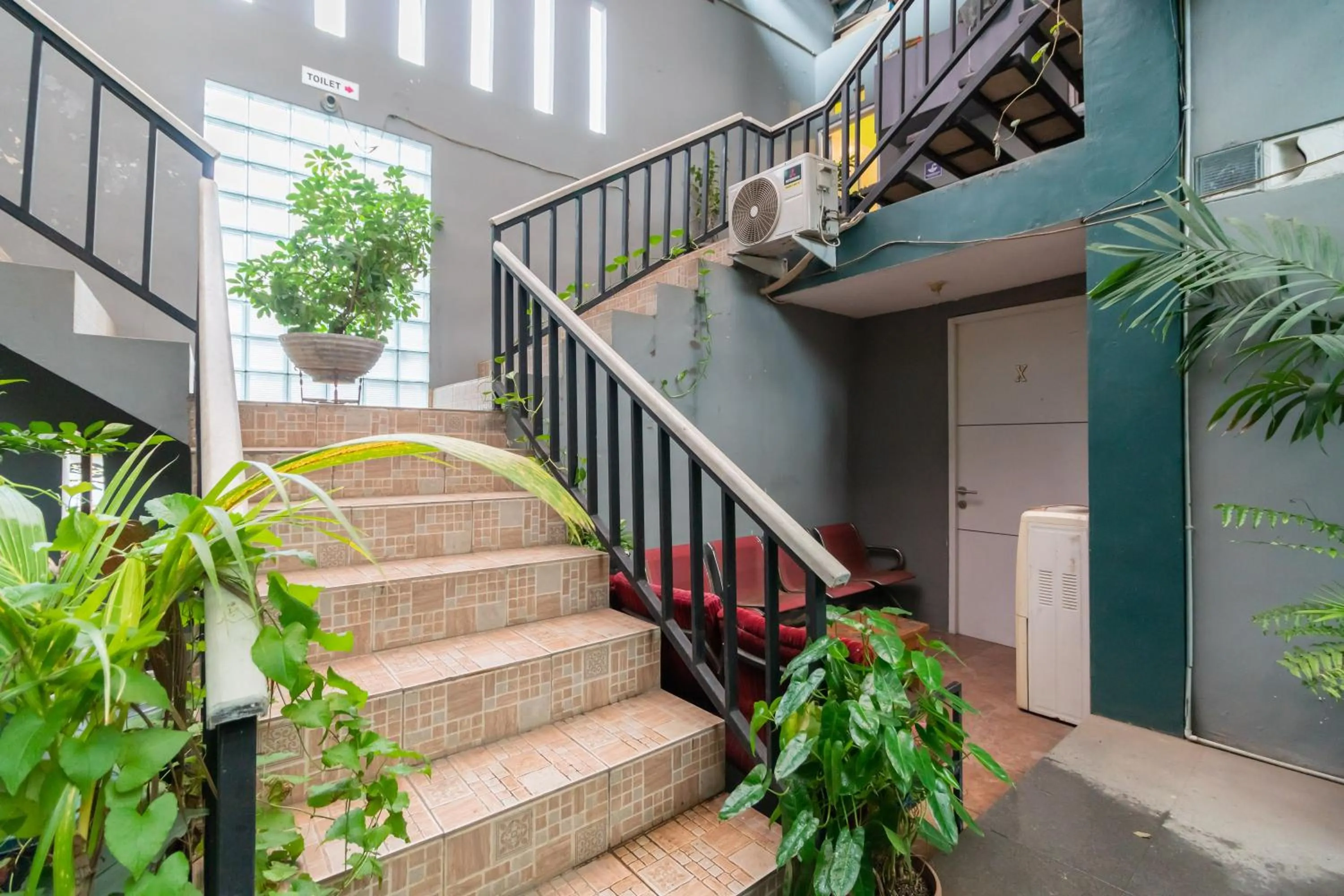 Lobby or reception in Safaraz Garden near Galaxy Bekasi Mitra RedDoorz