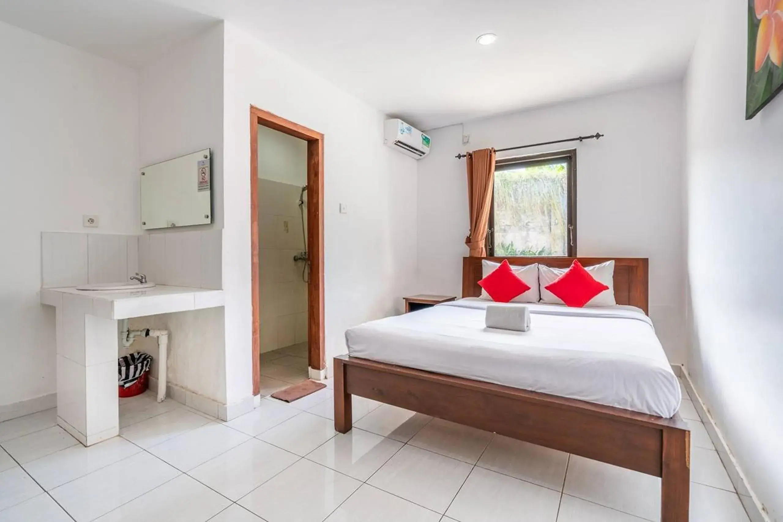 Standard Double Room in Ganandra Stay Denpasar Standard Double Room in Ganandra Stay Denpasar