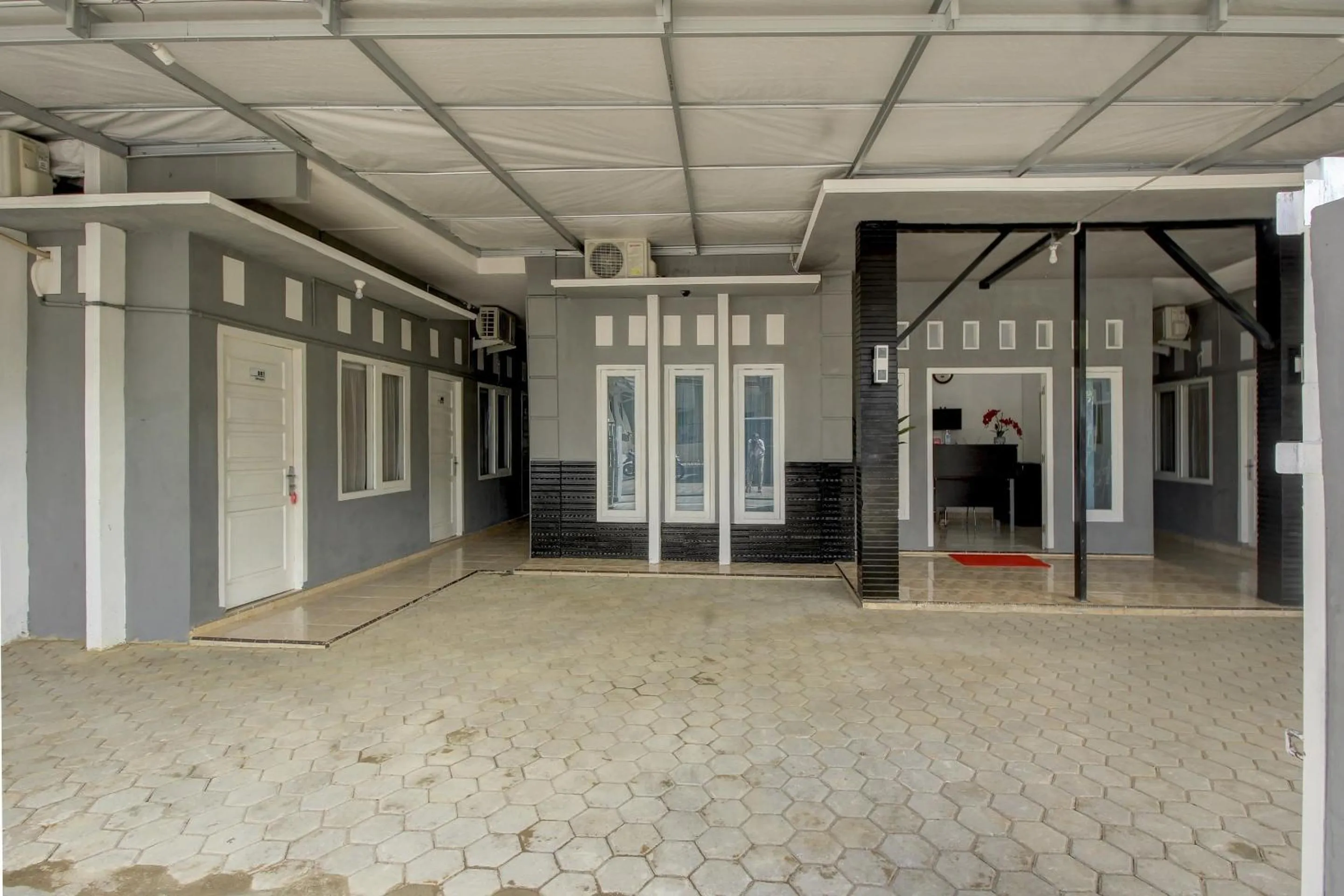 Facade/entrance in OYO Life 3415 Penginapan Wimane