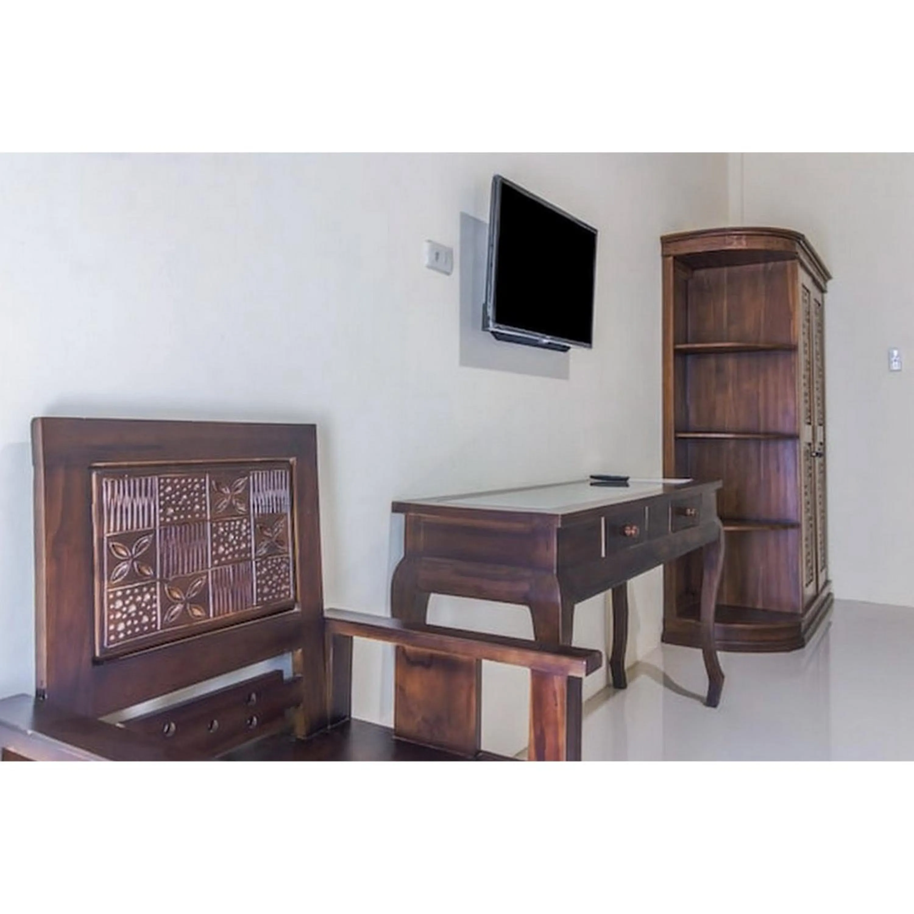 Bedroom, TV/Entertainment Center in OYO Life 3365 Griya Nusantara Syariah