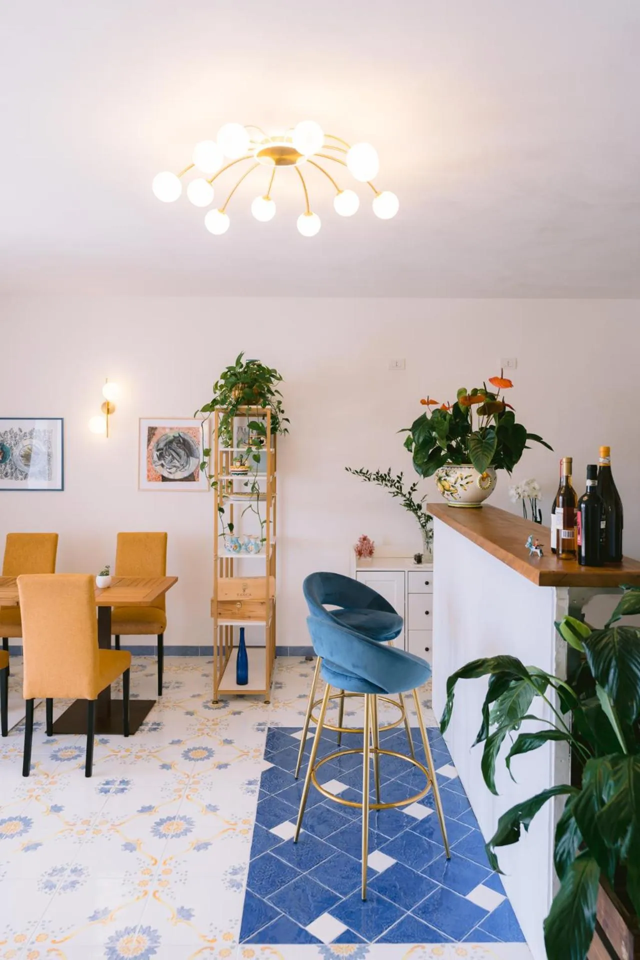 Lounge or bar in HOTEL ZI'NTONIO