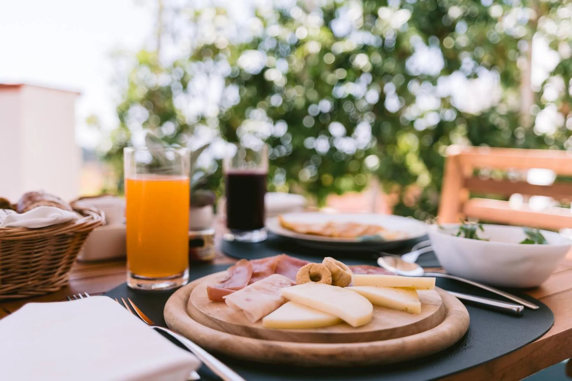 Food and drinks in HOTEL ZI'NTONIO
