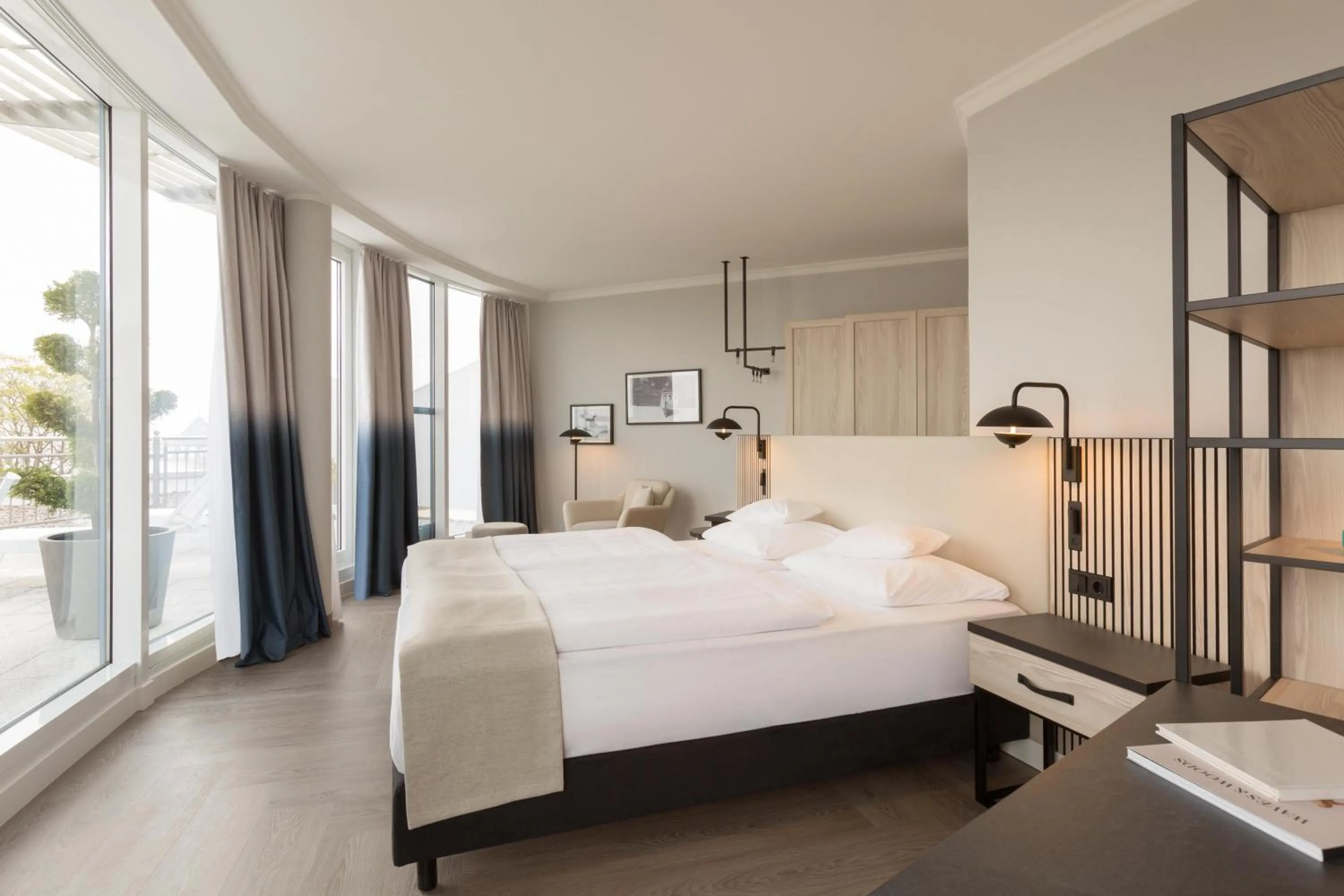 Photo of the whole room, Bed in Hotel Kaiserhof Heringsdorf