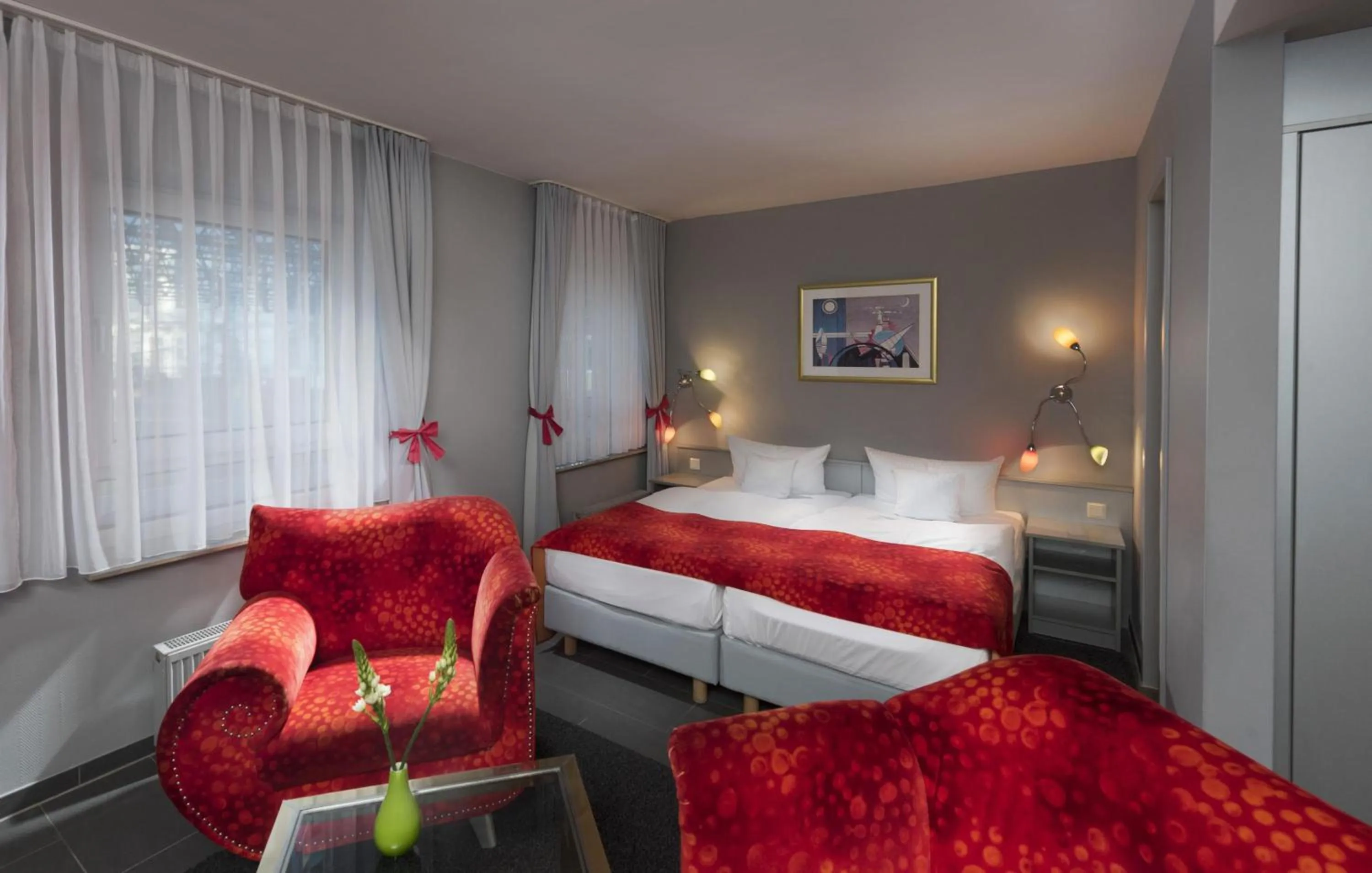 Photo of the whole room, Bed in Hotel Kaiserhof Heringsdorf