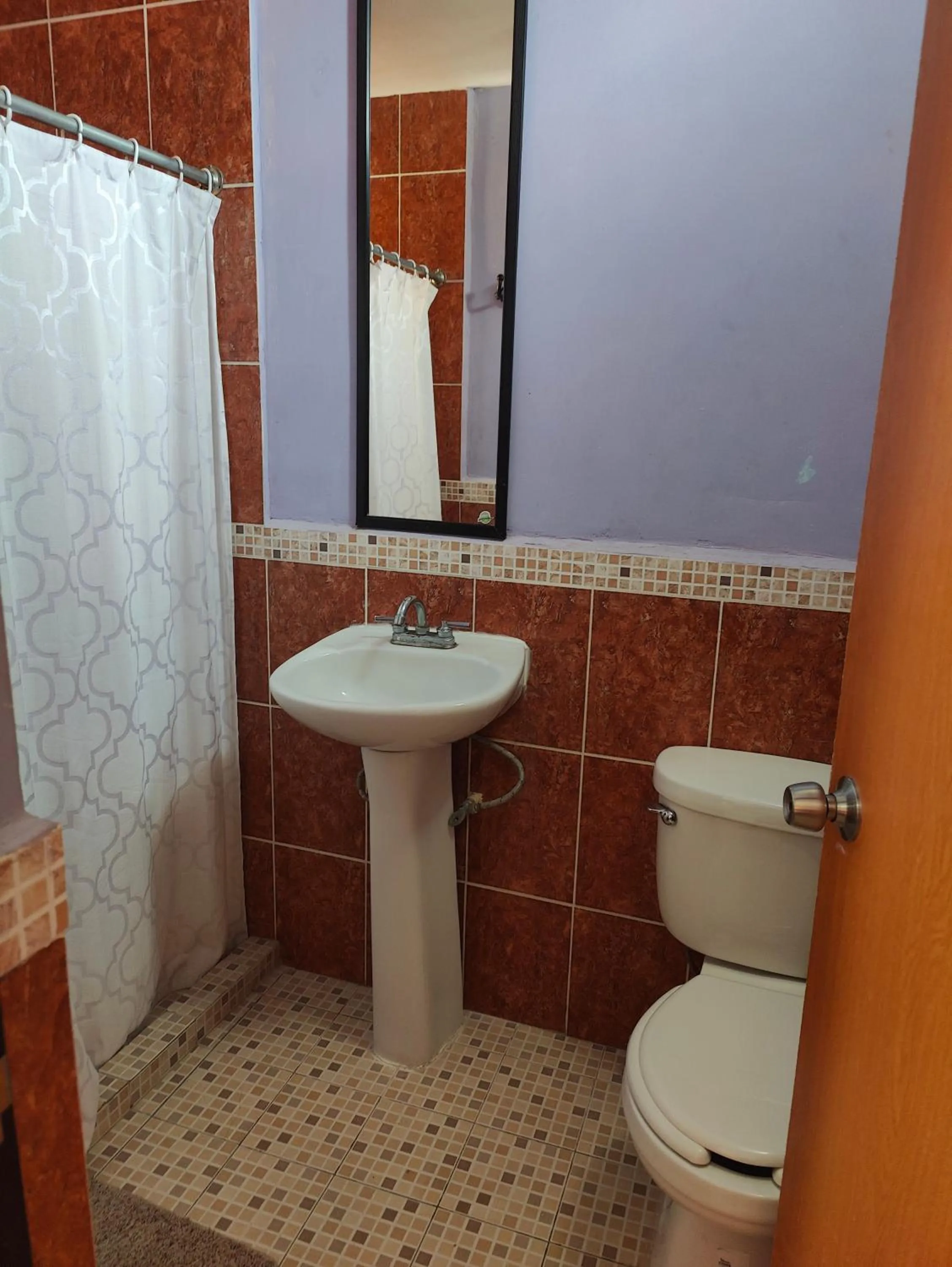 Shower in Hotel Posada Santa Elena