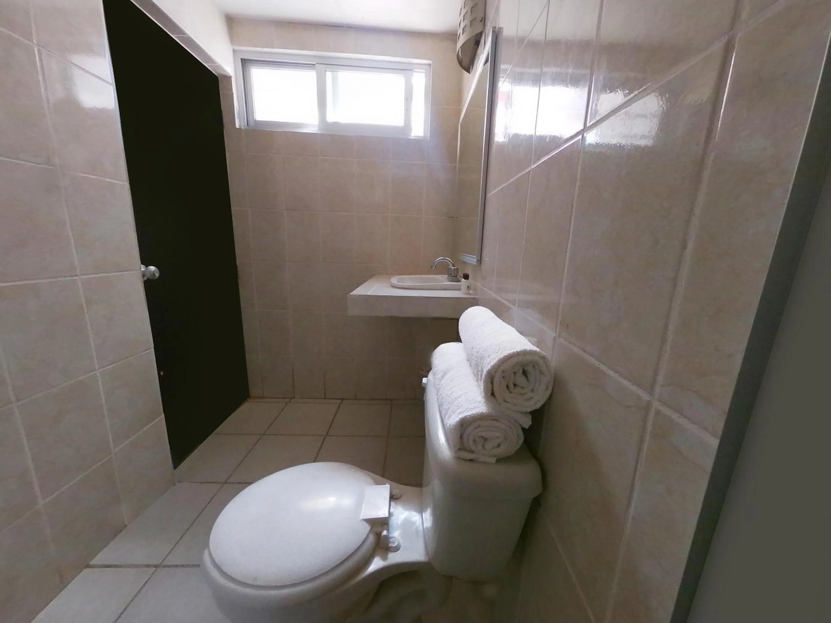 Bathroom in OYO Hotel Plata,Fresnillo, Zacatecas