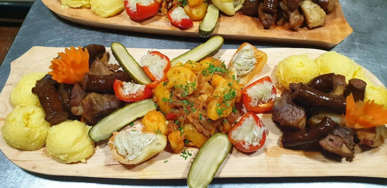 Food in HOTEL HO2 POIANA MARULUI