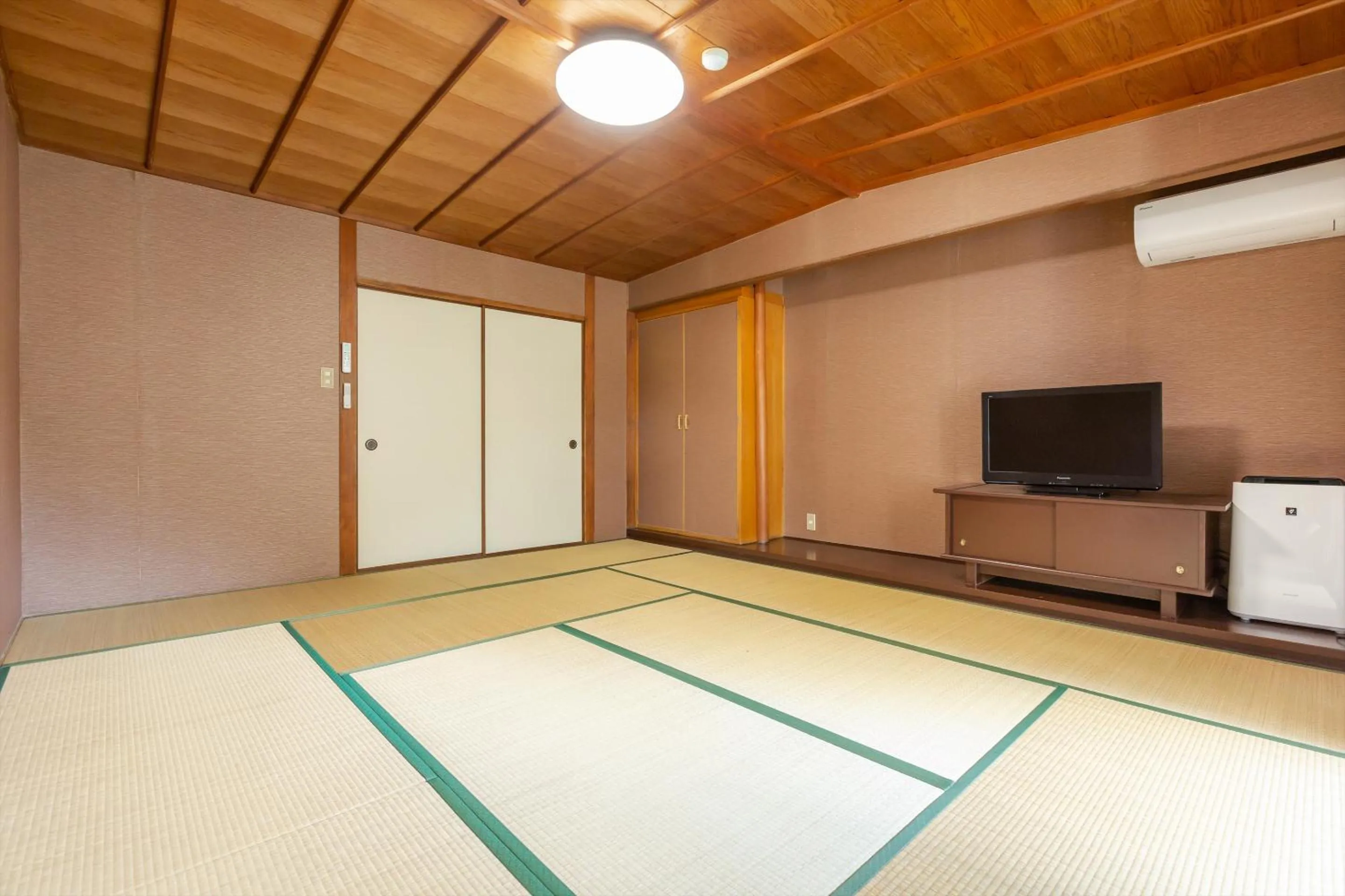 Photo of the whole room, Tennis/Squash in Tabist Spa Yubara Okayama Yubaraonsen
