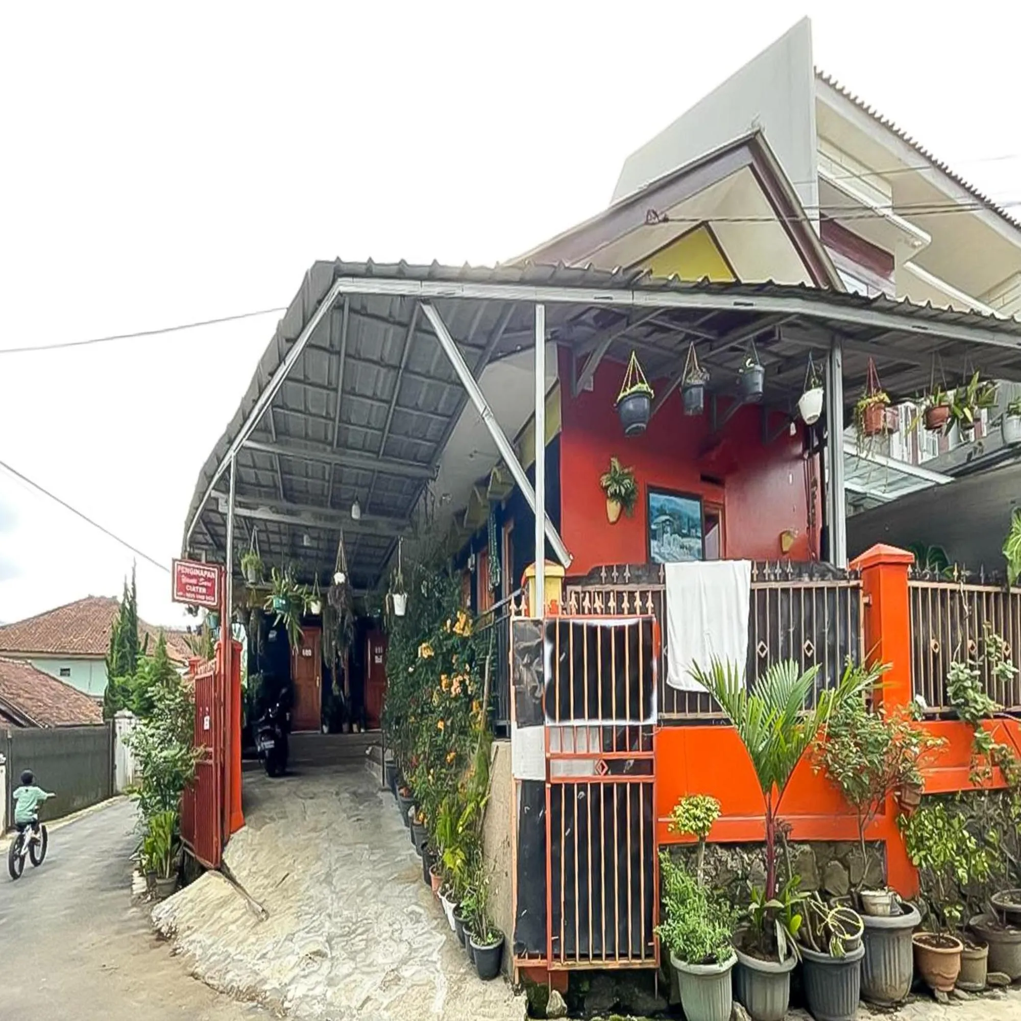 Facade/entrance in Pondok Yanti Sarii RedPartner