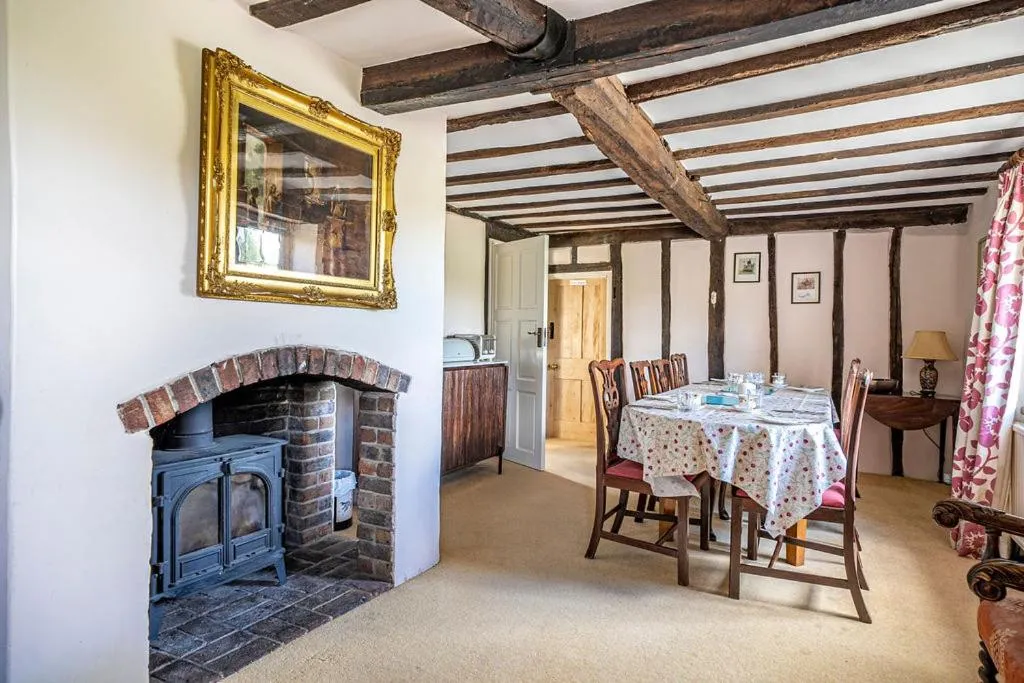 Breakfast in Cleaver Cottage