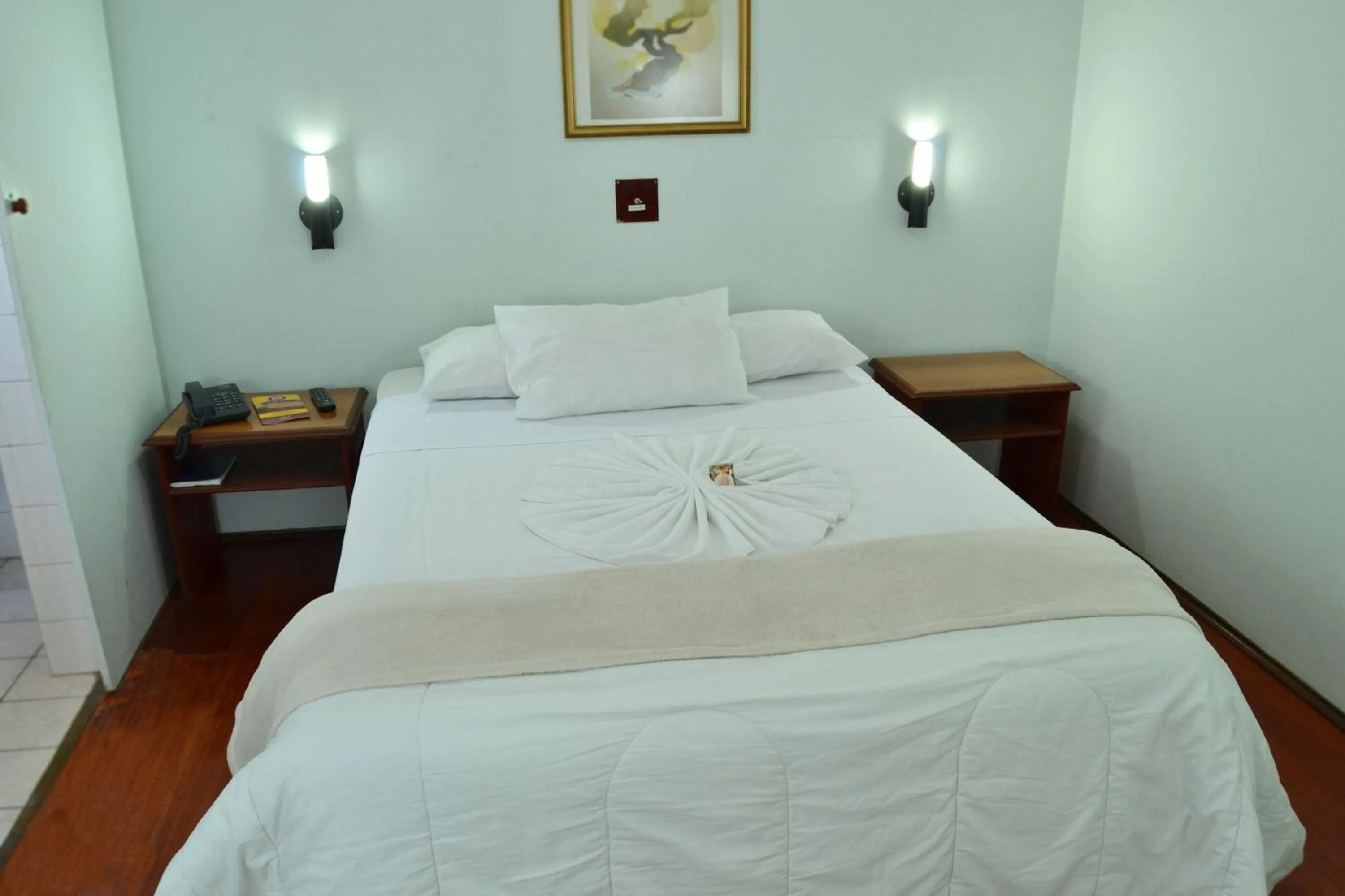 Bed in Hotel Dias em Pouso Alegre - MG - Próximo a Centros Comerciais e Restaurantes