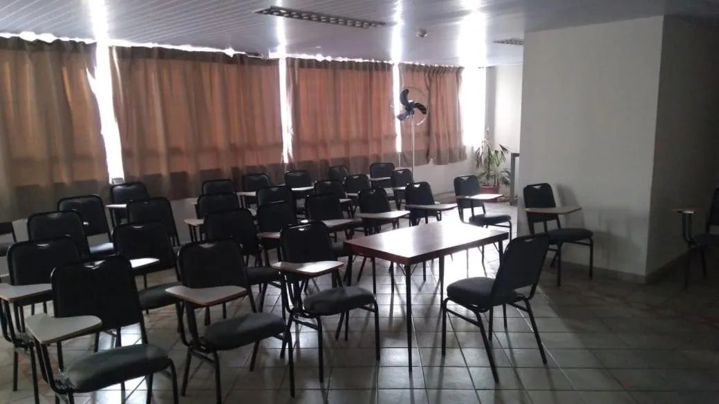 Business facilities in Hotel Dias em Pouso Alegre - MG - Próximo a Centros Comerciais e Restaurantes