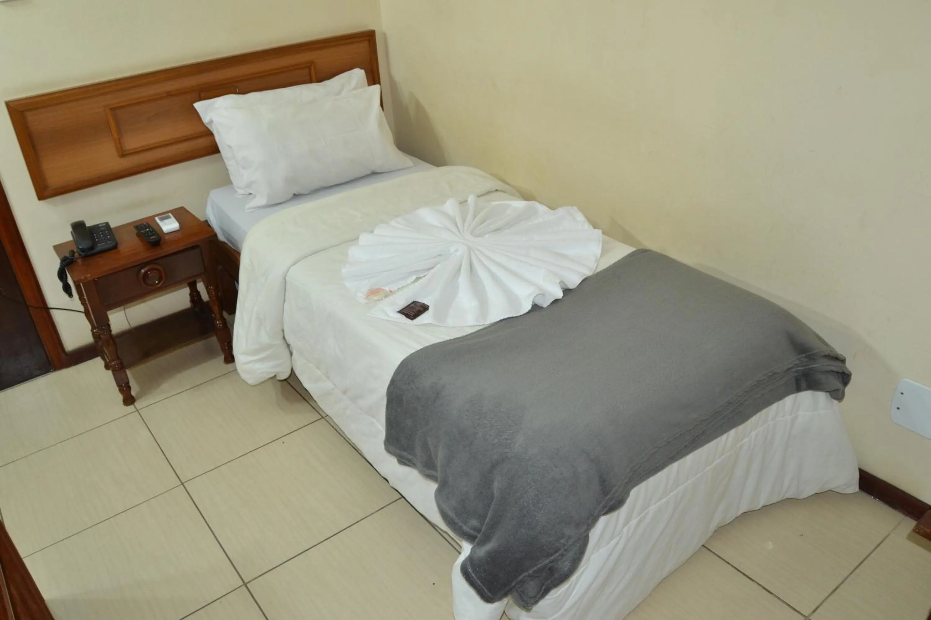 Bed in Hotel Dias em Pouso Alegre - MG - Próximo a Centros Comerciais e Restaurantes