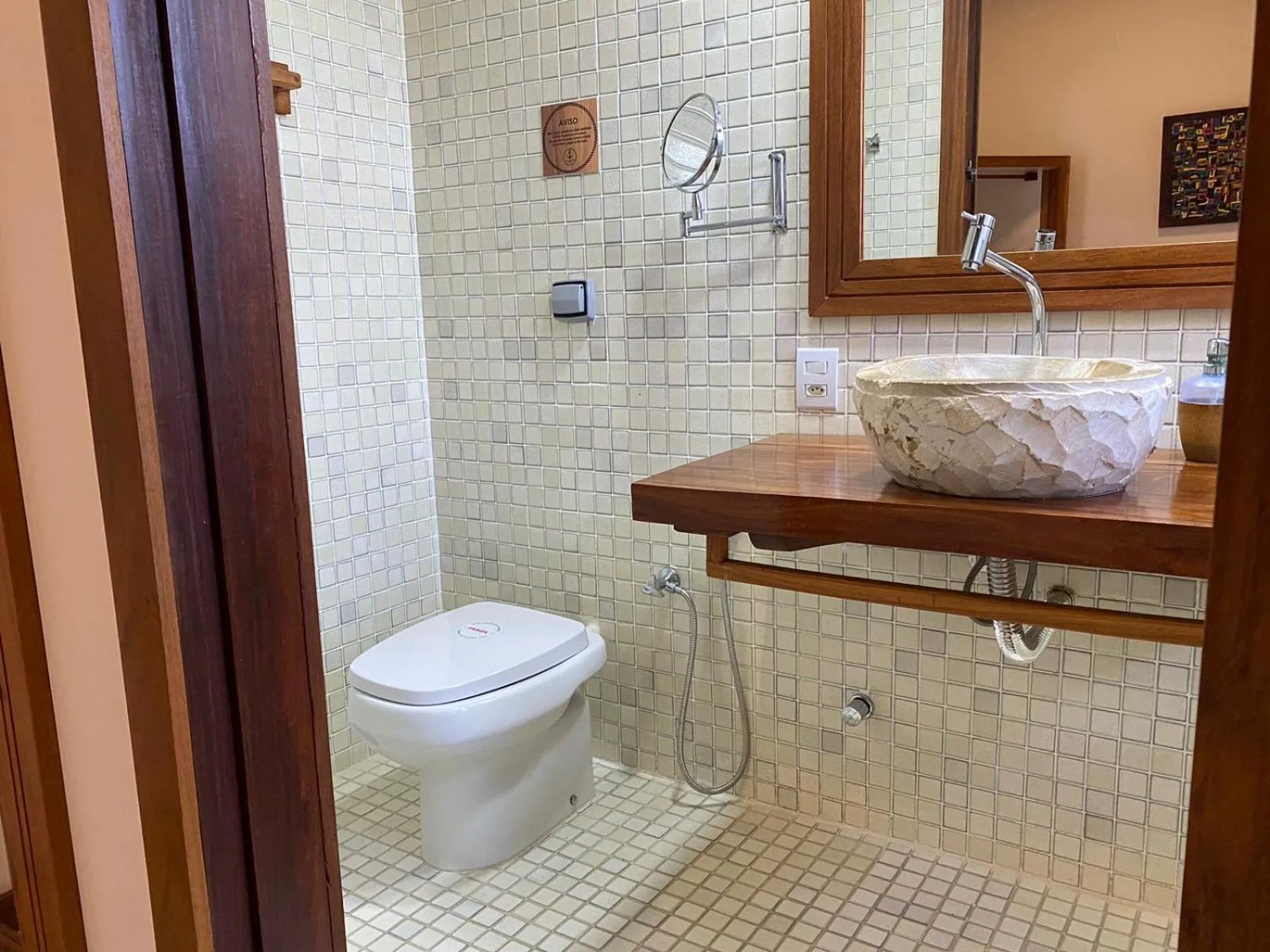 Toilet in Carapitangui Pousada