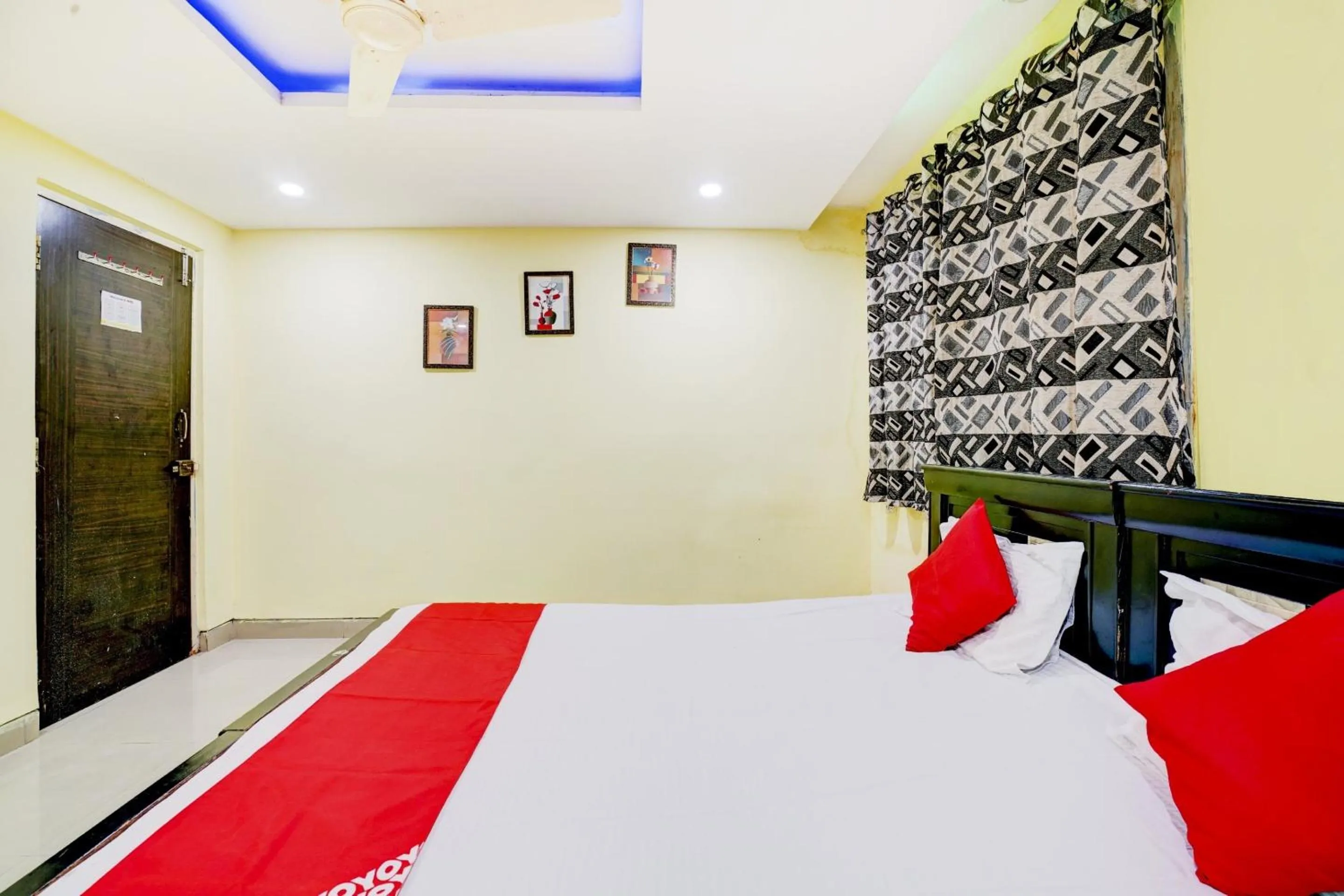 Bedroom, Bed in Hotel O Imperial Guest House