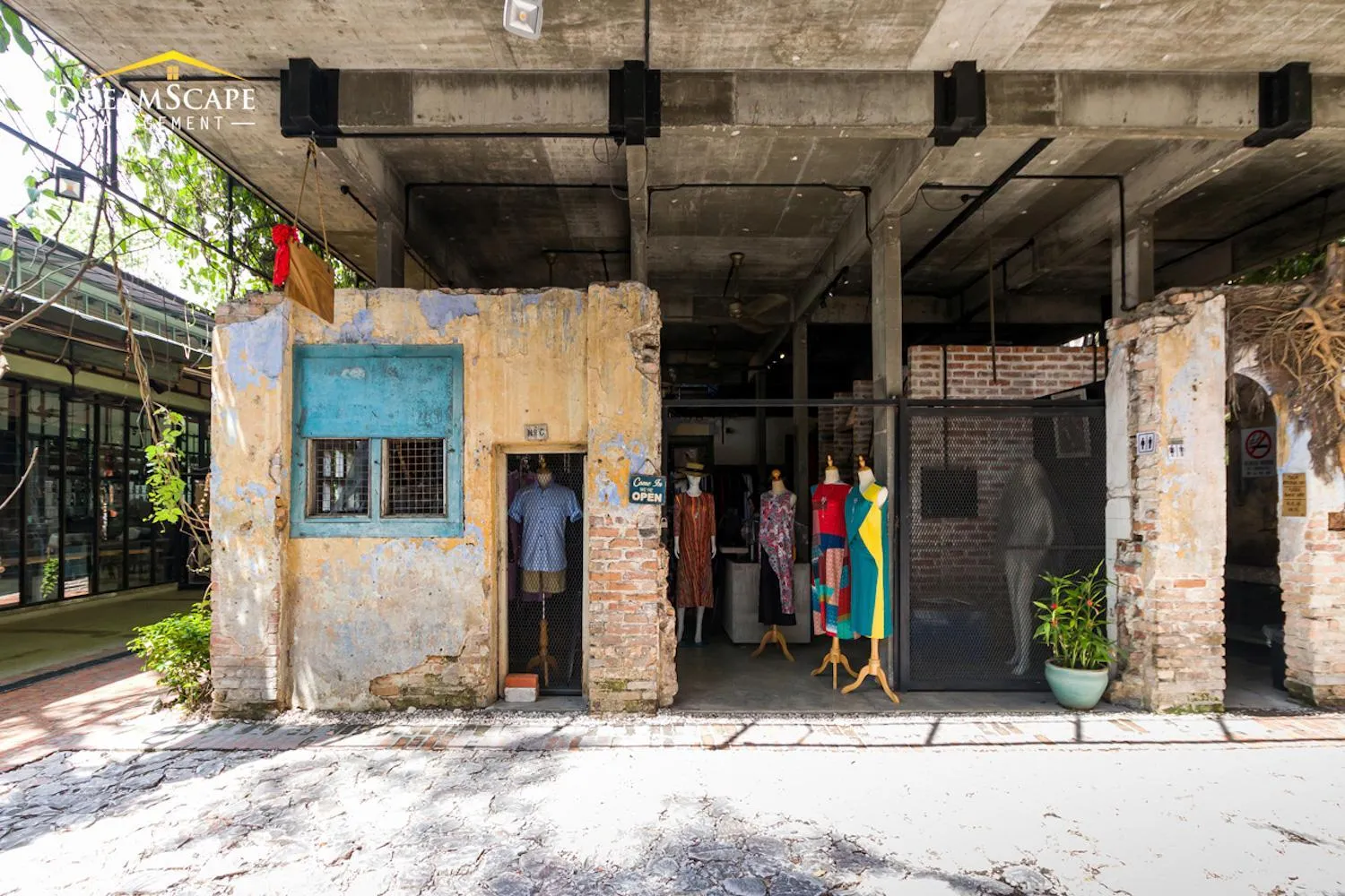 Shopping Area in Belakang KongHeng By DreamScape