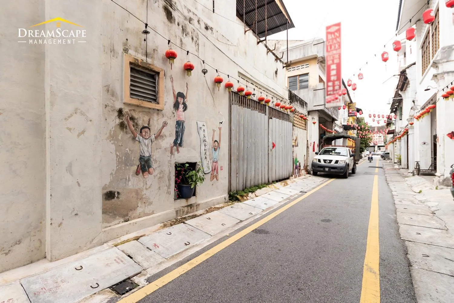 Neighbourhood in Belakang KongHeng By DreamScape