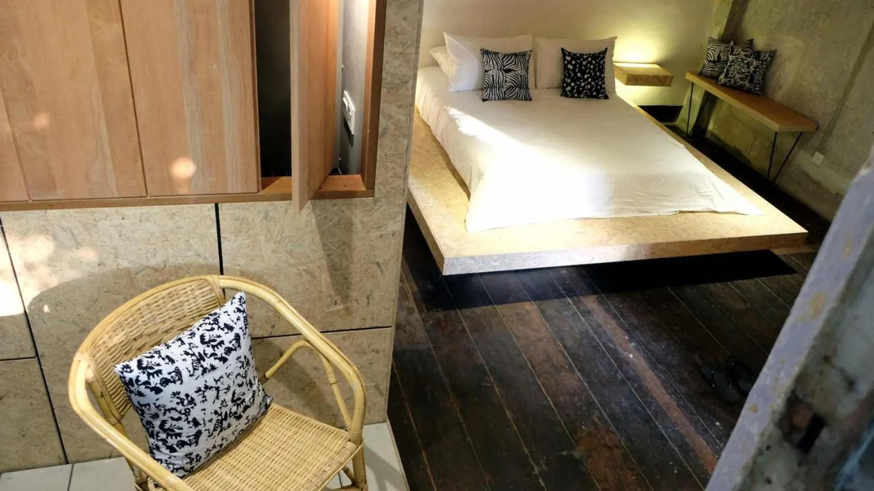 Bed in Belakang KongHeng By DreamScape