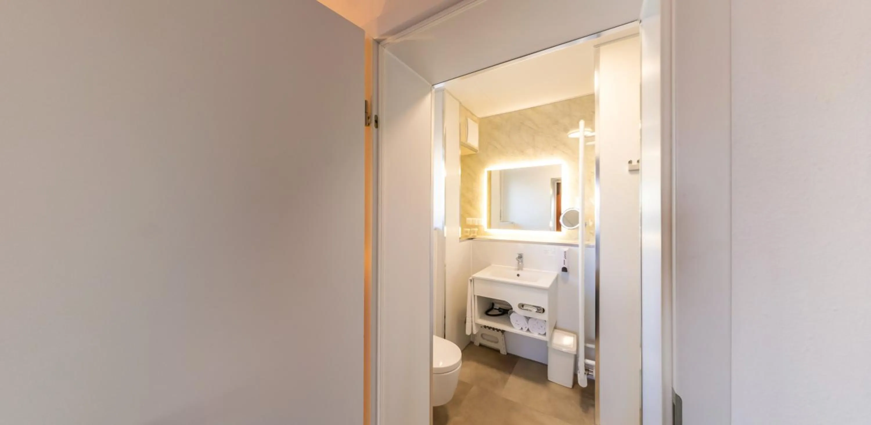 Toilet in Hotel Löwen