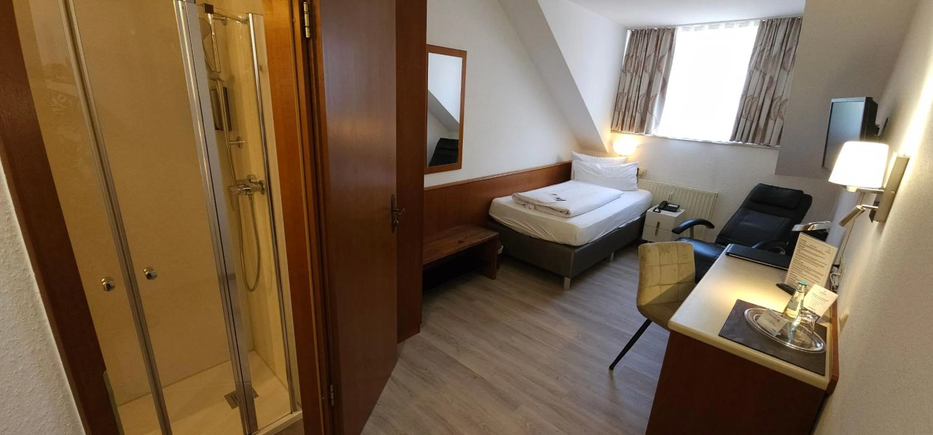 Photo of the whole room, Bed in Hotel Löwen
