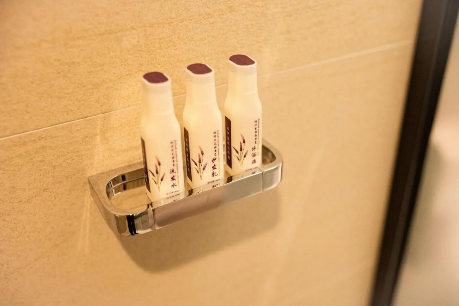 Lavande Hotels·Shenzhen North Railway Station Bantian Metro Station