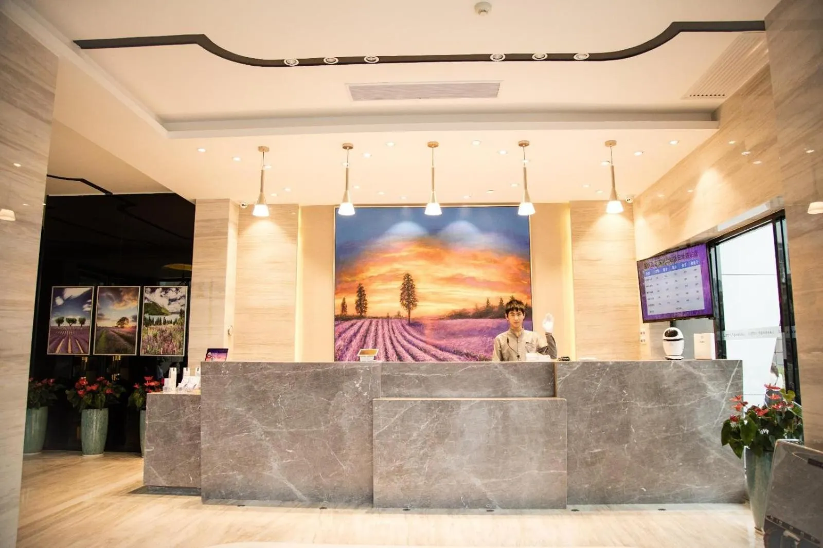 Lavande Hotels·Shenzhen North Railway Station Bantian Metro Station