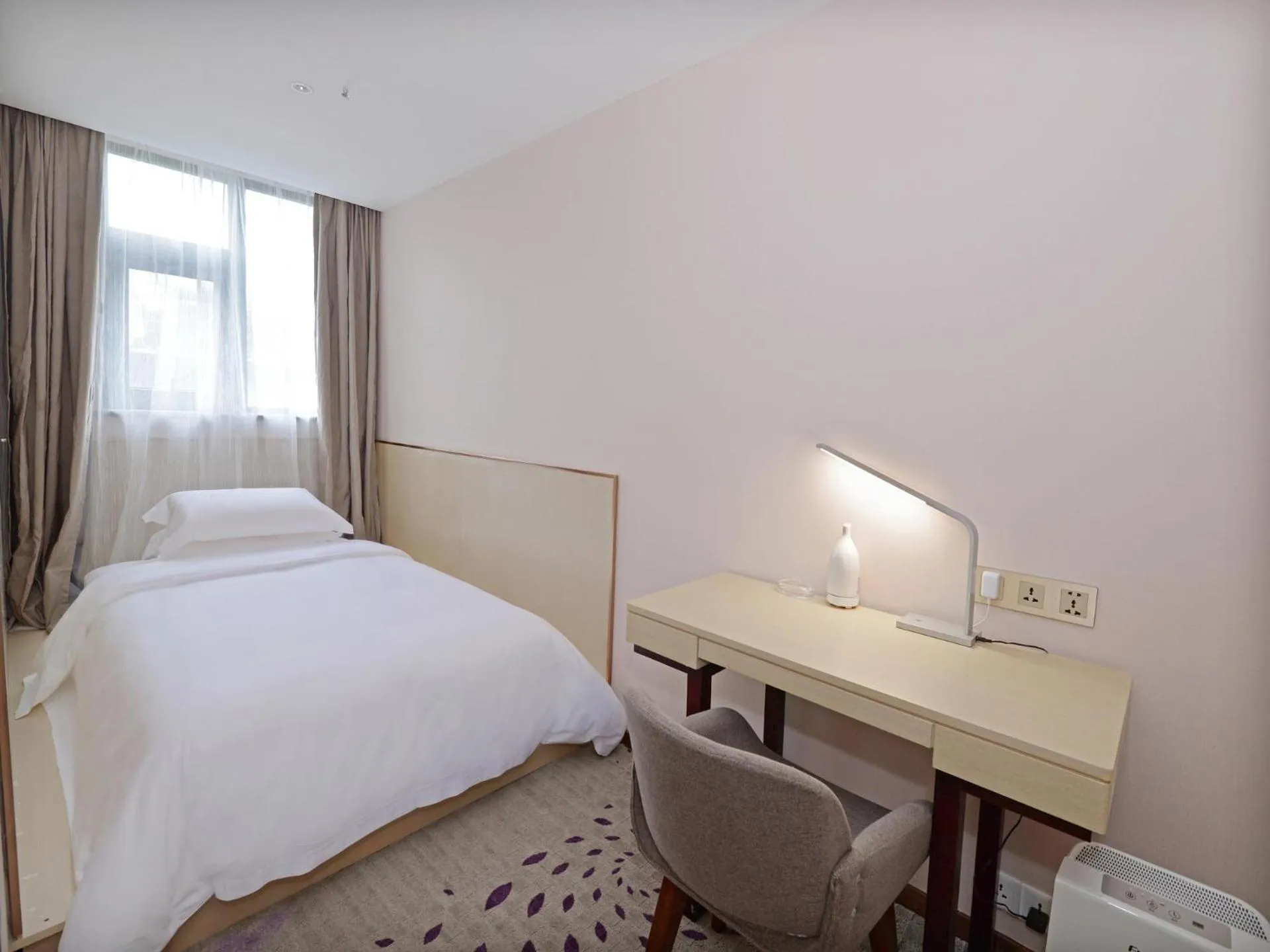 Bed in Lavande Hotel Xi'an Bell Tower