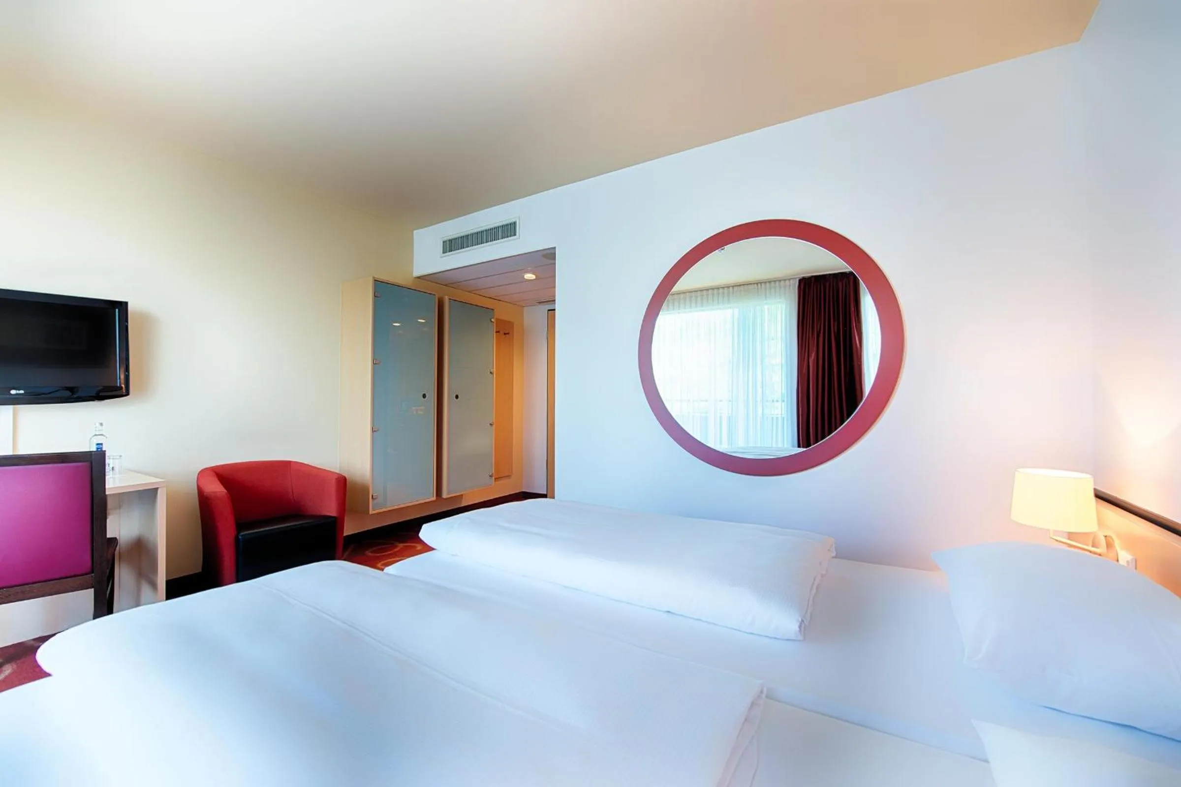 Photo of the whole room, Bed in Welcome Kongress Hotel Bamberg