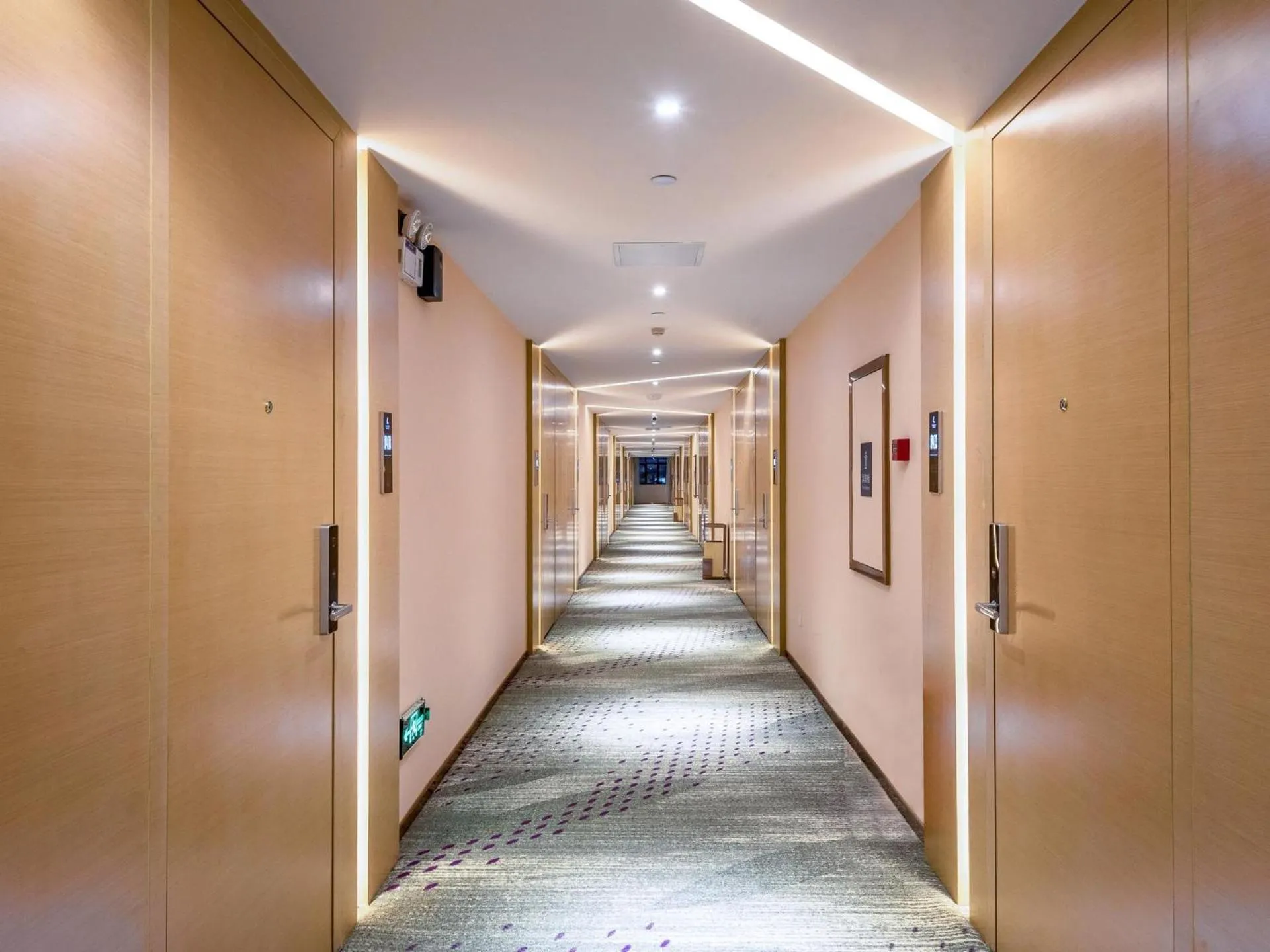 Lavande Hotels·Foshan Zhoucun Ligang Road Xunfenggang Metro Station