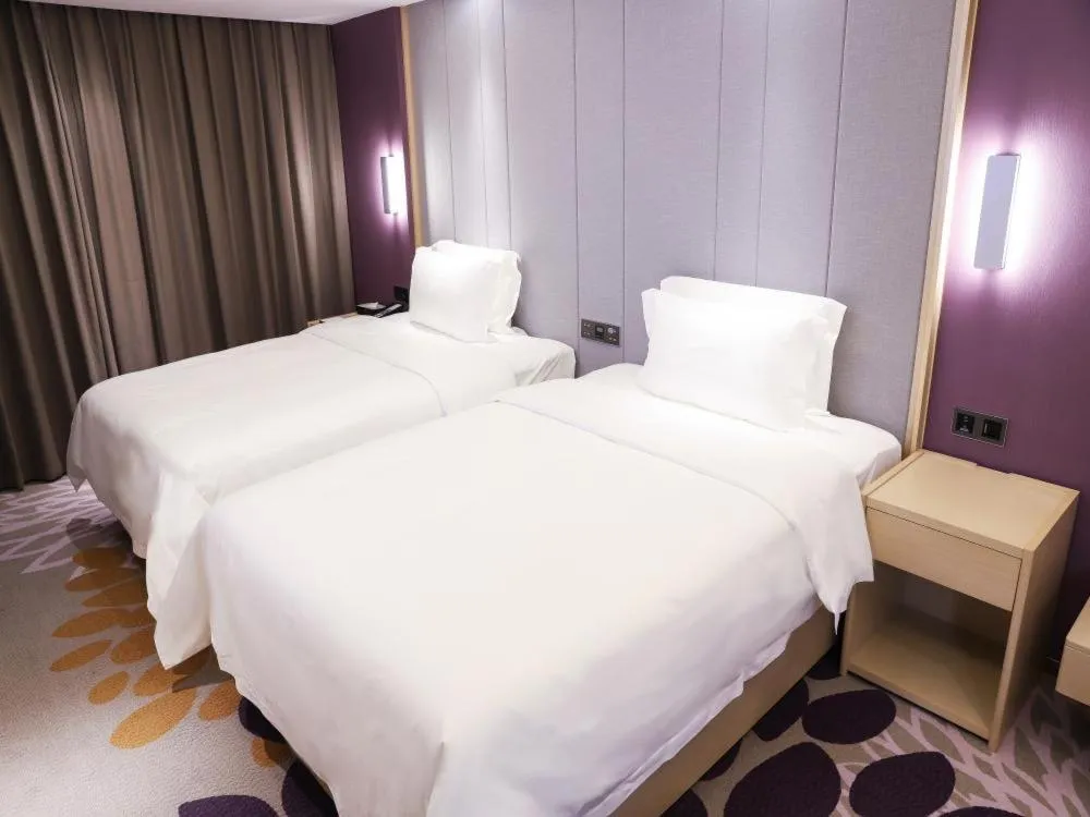 Bed in LAVANDE HOTELS SHENZHEN NORTH STATION LONGHUA FOXCONN HEADQUARTERS