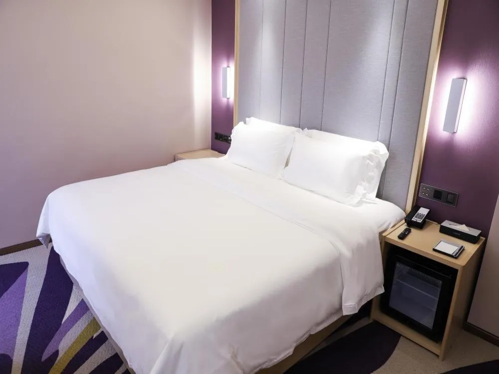 Bed in LAVANDE HOTELS SHENZHEN NORTH STATION LONGHUA FOXCONN HEADQUARTERS