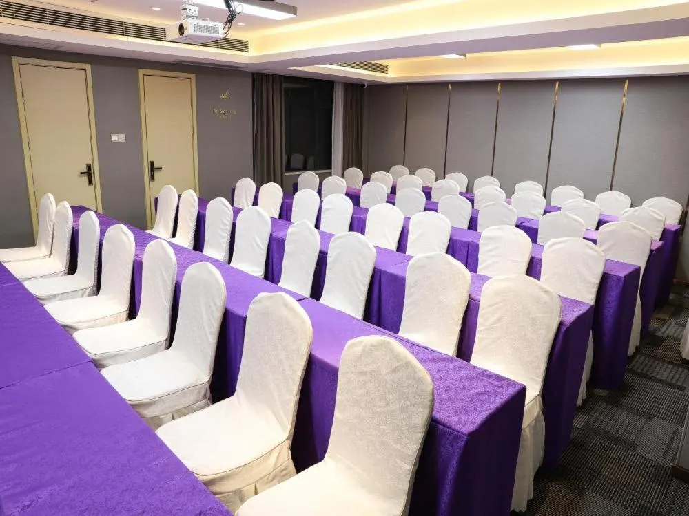 LAVANDE HOTELS SHENZHEN NORTH STATION LONGHUA FOXCONN HEADQUARTERS