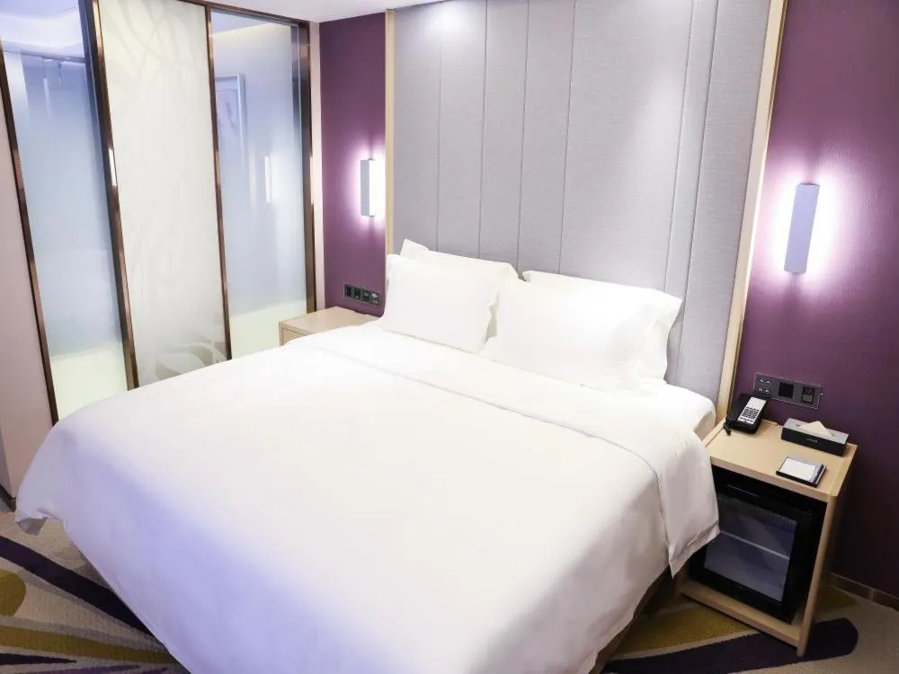 Bed in LAVANDE HOTELS SHENZHEN NORTH STATION LONGHUA FOXCONN HEADQUARTERS