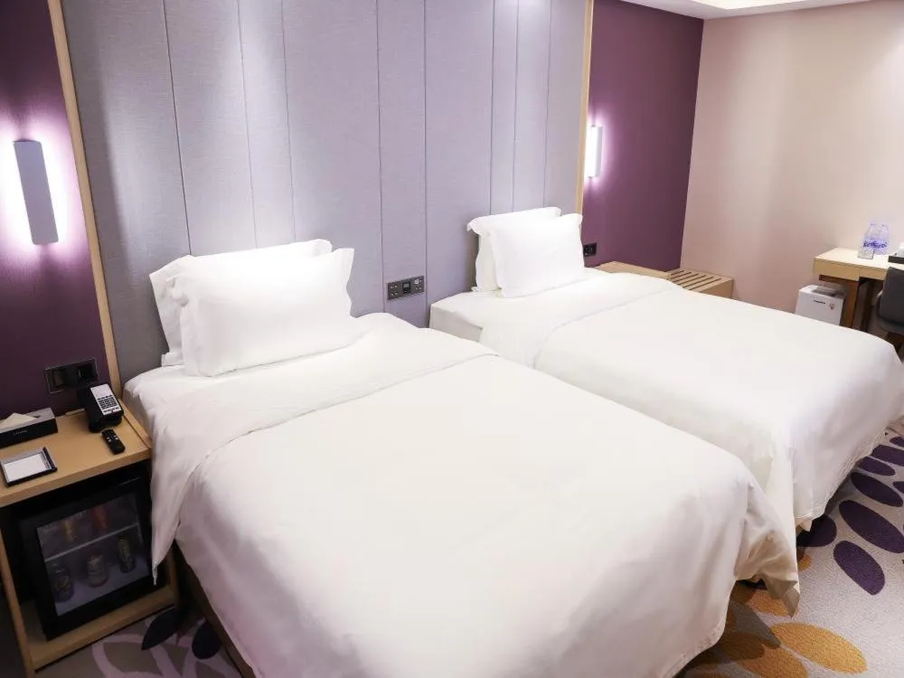 Bed in LAVANDE HOTELS SHENZHEN NORTH STATION LONGHUA FOXCONN HEADQUARTERS