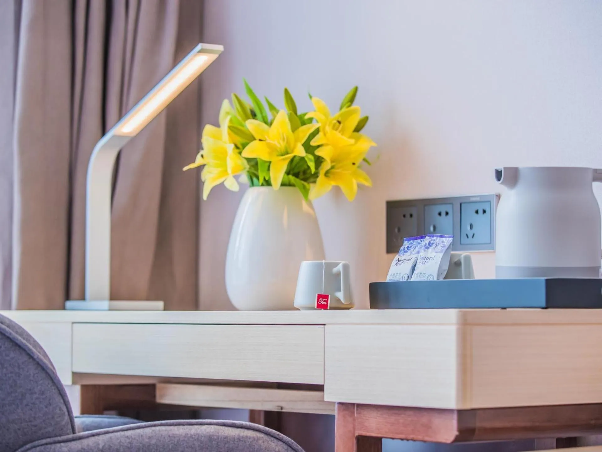 Lavande Hotels·Zhuhai Qinglv Middle Road Opera House