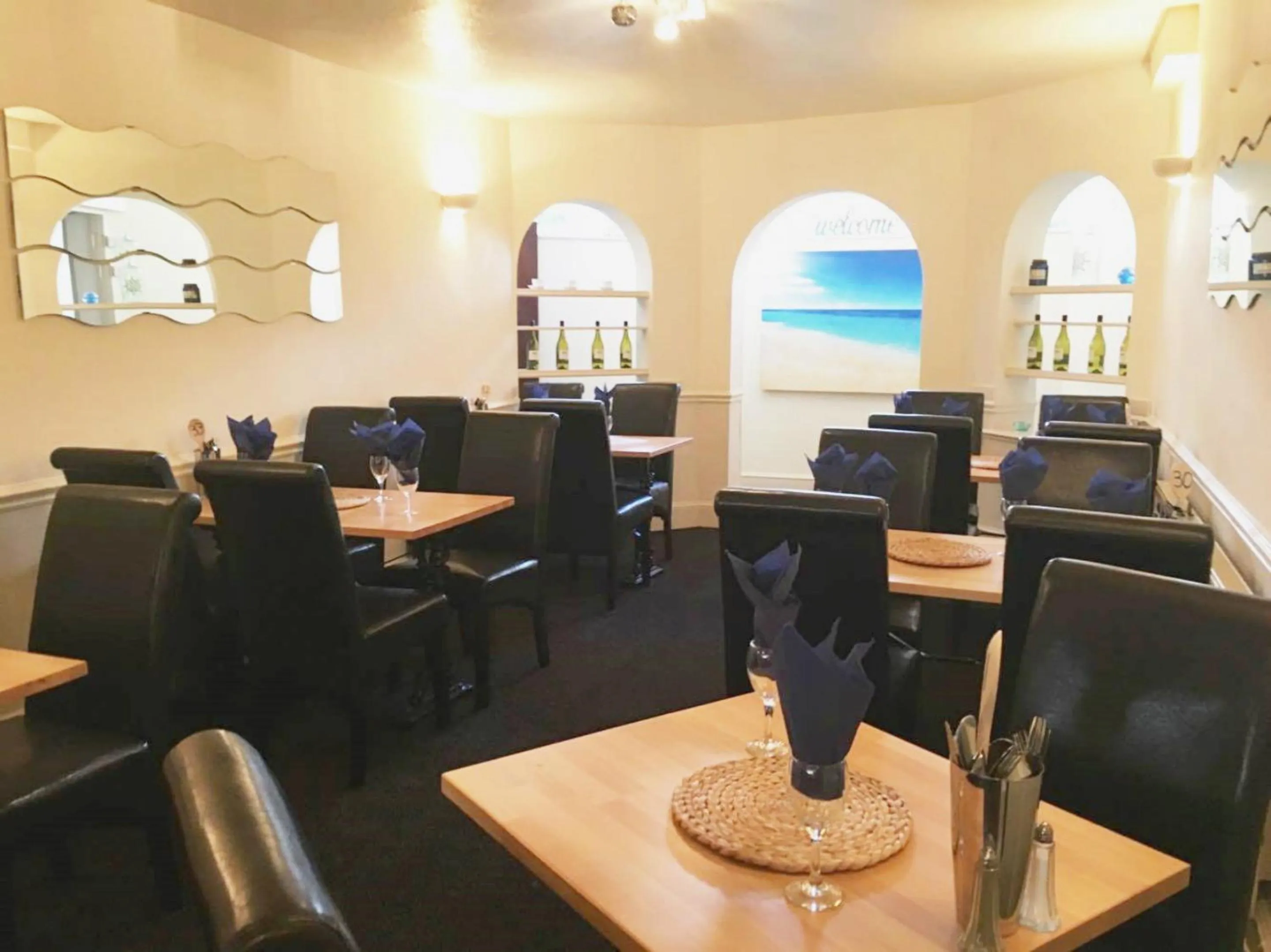 Restaurant/places to eat in Harrow Lodge Hotel