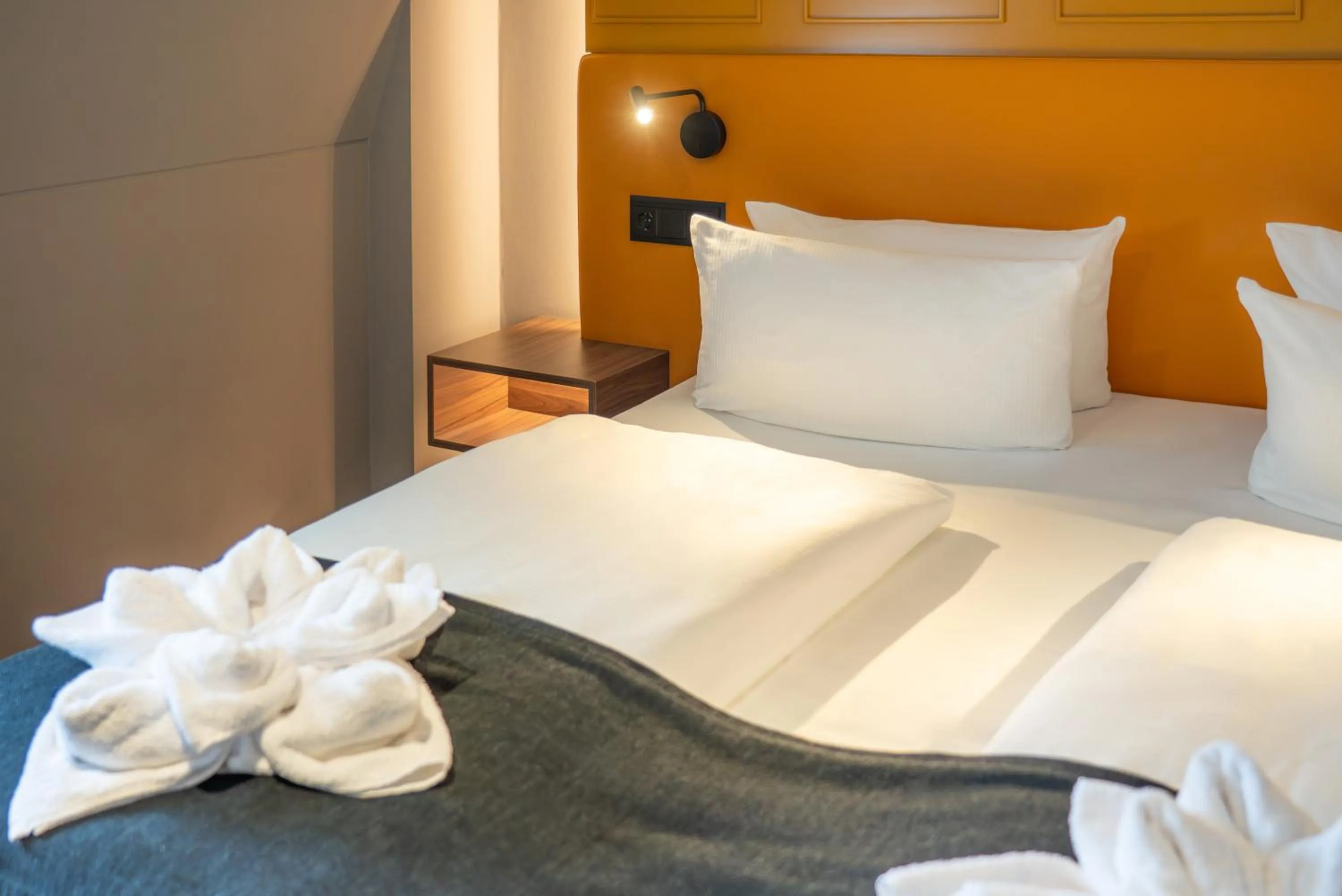 Photo of the whole room, Bed in SEETELHOTEL Ostseehotel das Entdeckerhotel an der Ostsee und der perfekte Startpunkt für Ihre Inselabenteuer